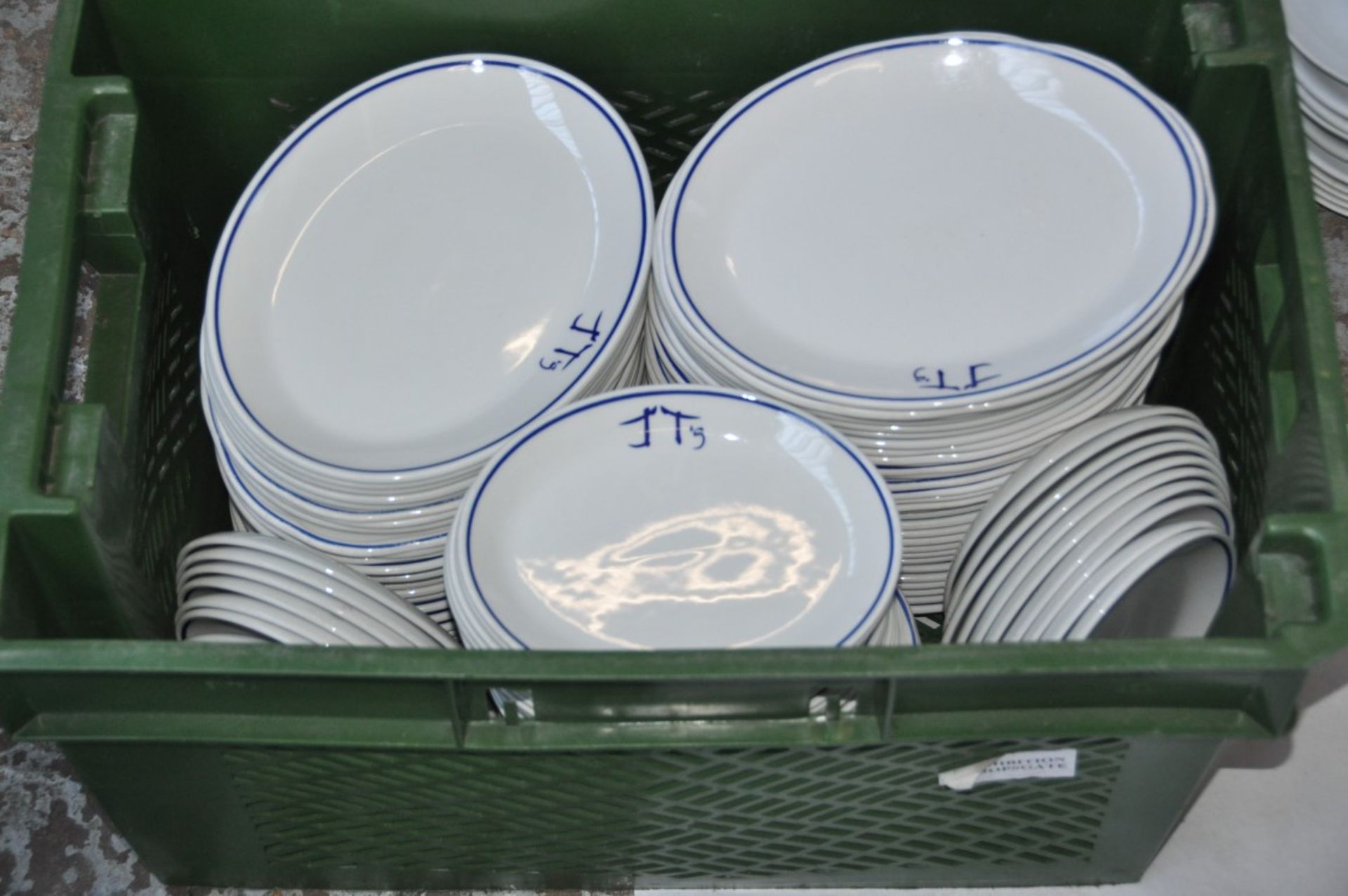 195 x Item Of Assorted Crockery – Brand: Steelite Int. (Endland) – Includes Dishes Of Varying Size – - Image 4 of 5