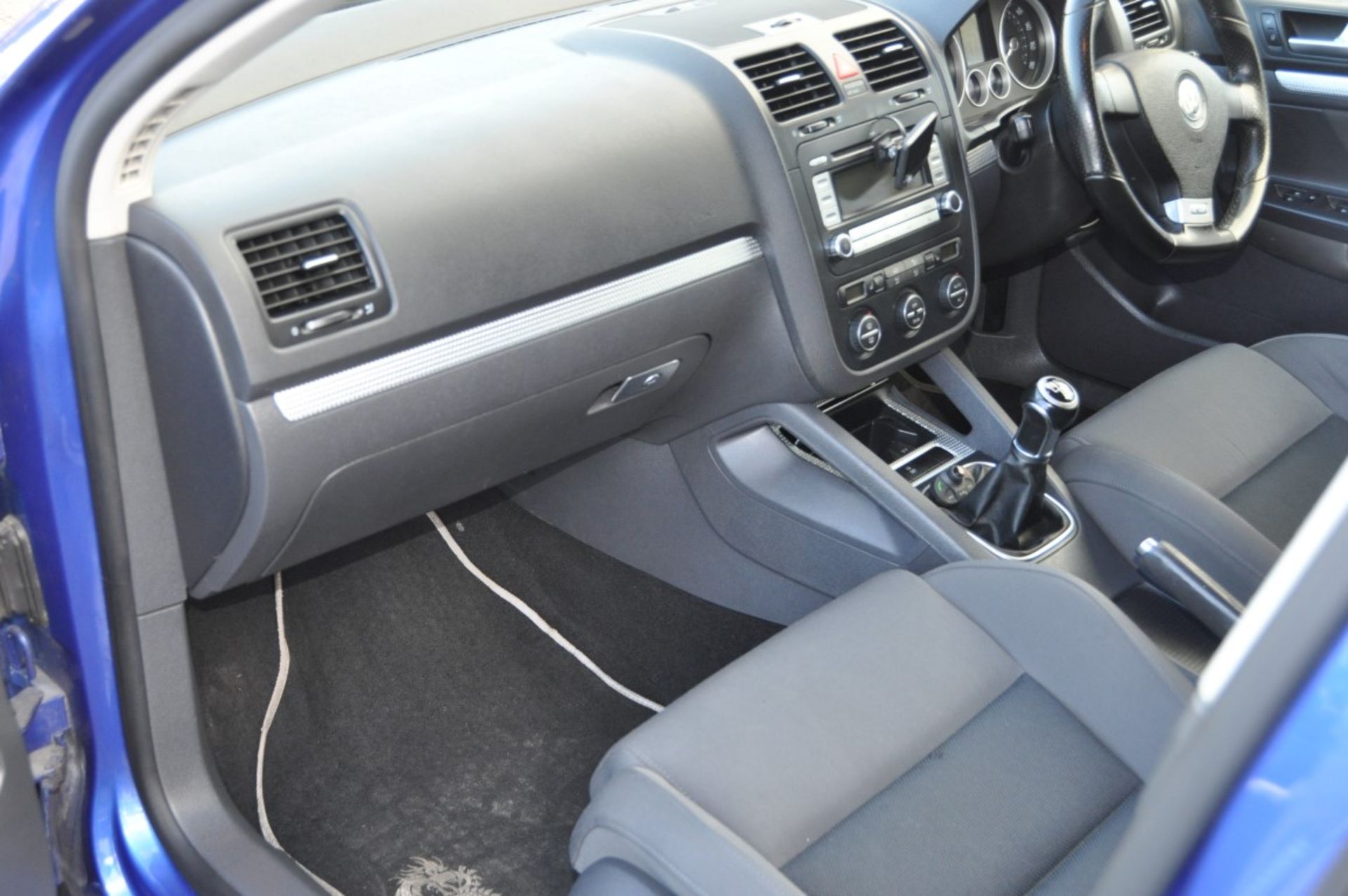 1 x Volkswagon Golf R32 V6 "5 Door" 2008, Blue - Heated Seats, 42,733 Miles - MOT Jan 2016 - Image 9 of 25