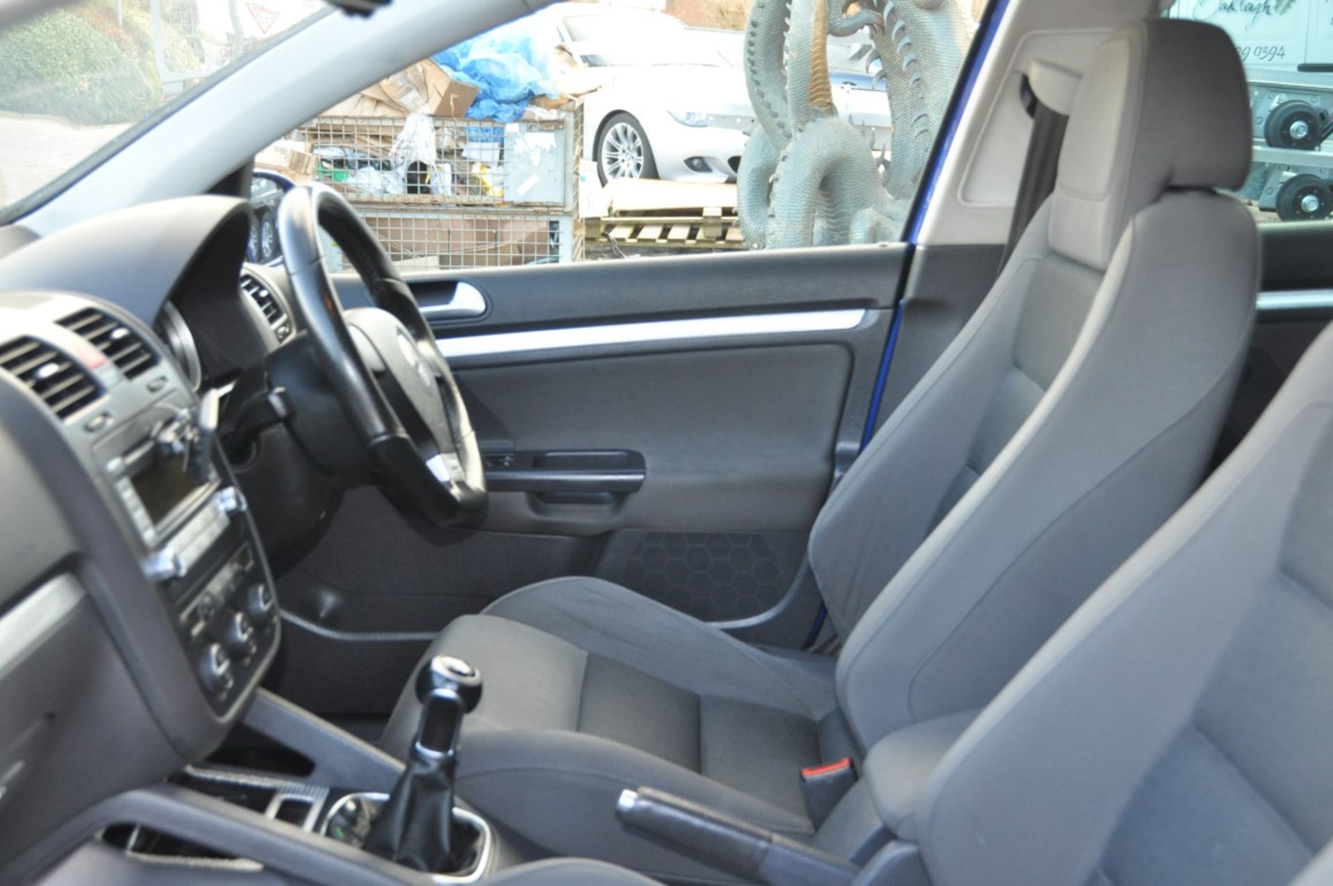 1 x Volkswagon Golf R32 V6 "5 Door" 2008, Blue - Heated Seats, 42,733 Miles - MOT Jan 2016 - Image 10 of 25