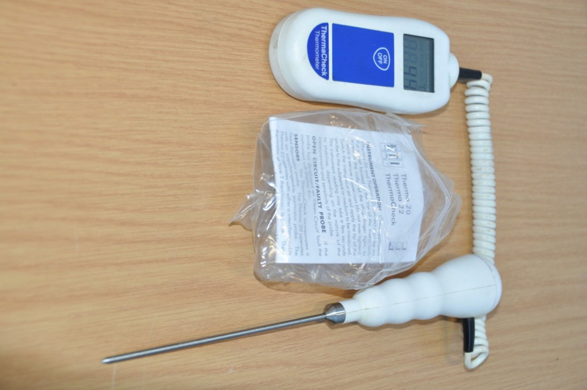 1 x ThermaCheck Thermistor Thermometer With Probe & Case - Recently Removed From A Smart - Image 2 of 5