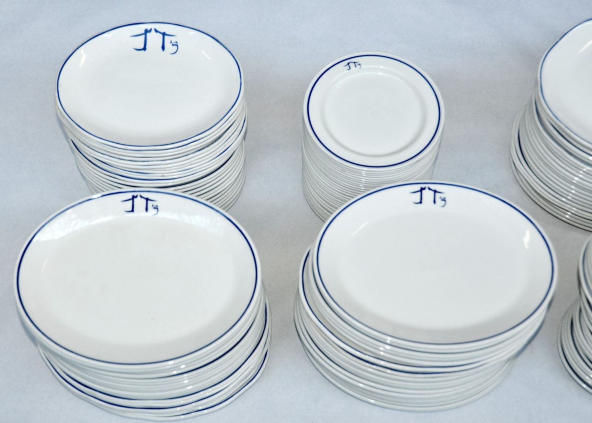 195 x Item Of Assorted Crockery – Brand: Steelite Int. (Endland) – Includes Dishes Of Varying Size – - Image 3 of 5