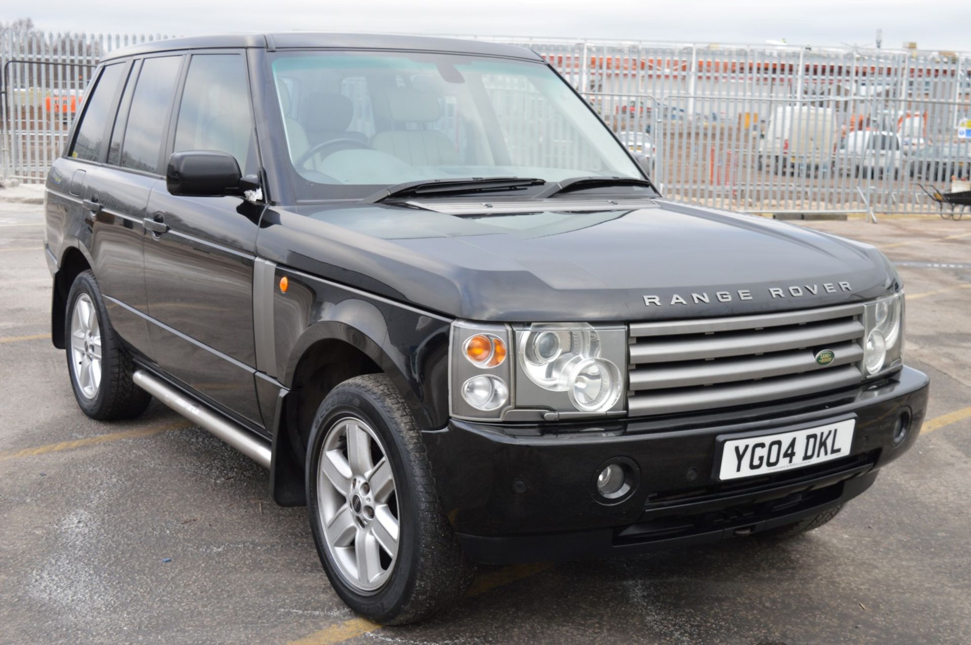 1 x Range Rover Vogue V8 4.4 Automatic - Black, Leather Interior, Petrol, Television, Premium - Image 20 of 63