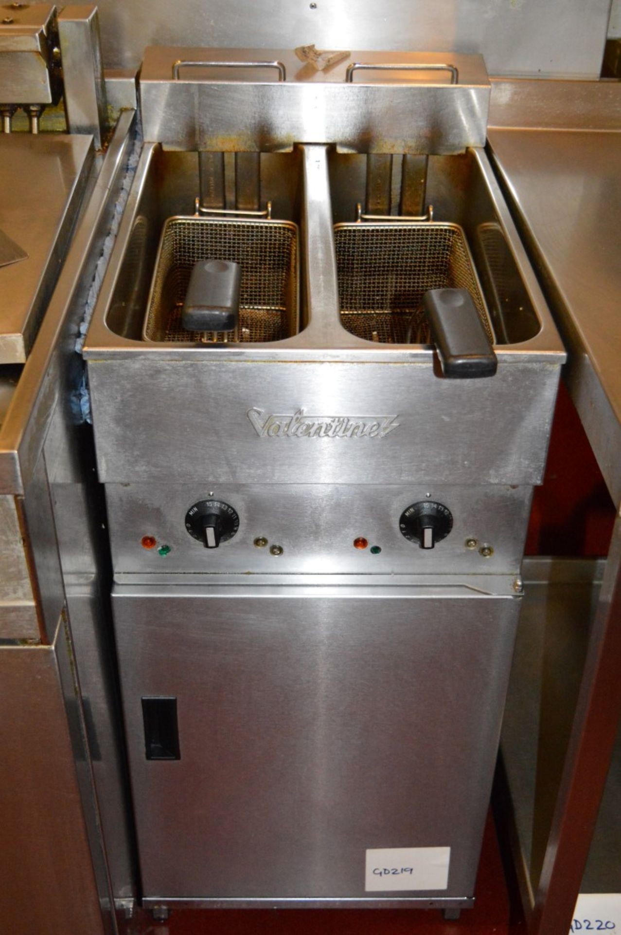 1 x Valentine Twin Fryer - 14 Litre - 3 Phase Electric - Model V2200 - Includes Frying Baskets - - Image 5 of 7