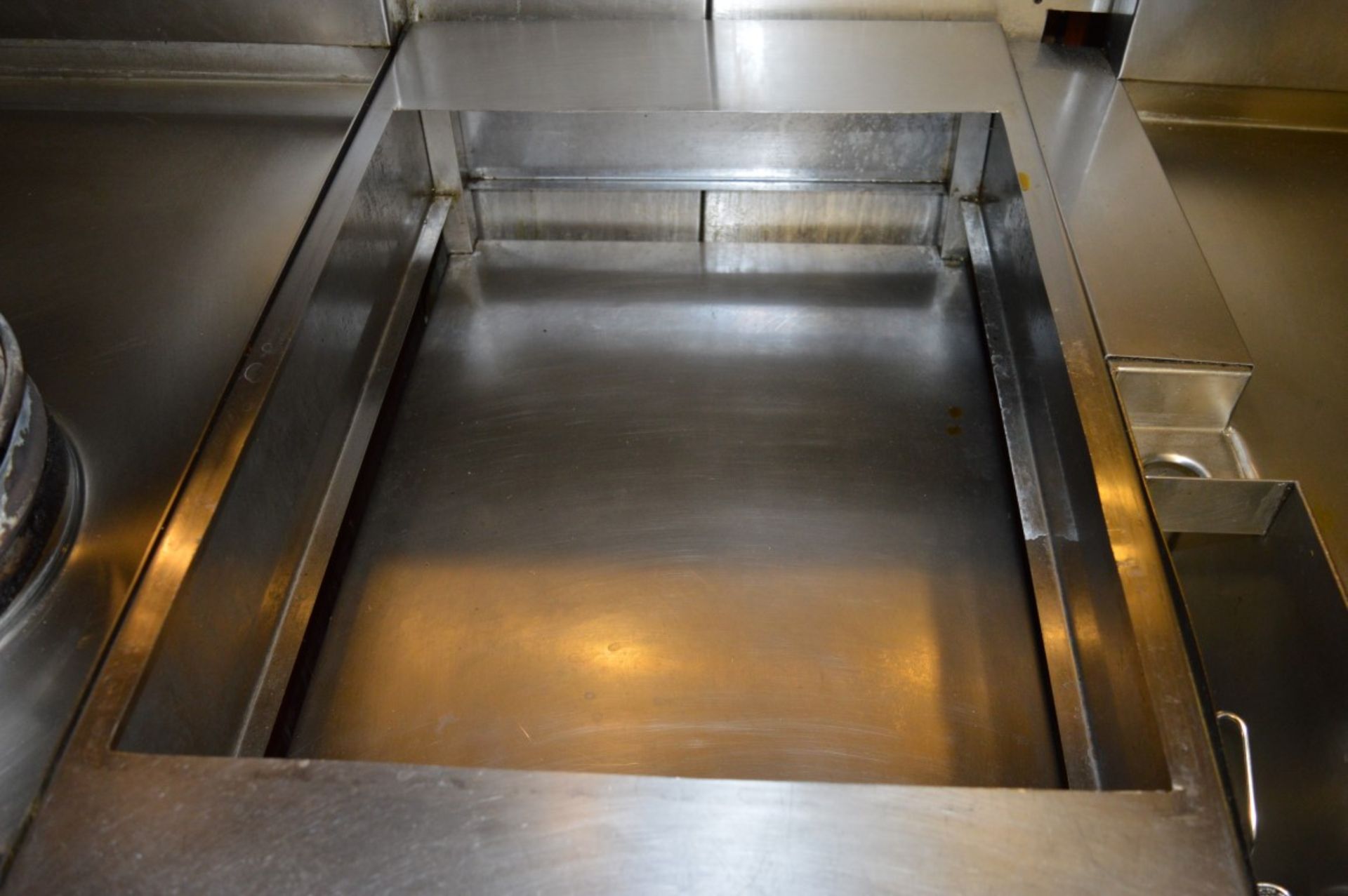 1 x Stainless Steel Commercial Sauce Tray Unit - Includes Two Trays - H80 x W56 x D97 cms - Ref - Image 2 of 4