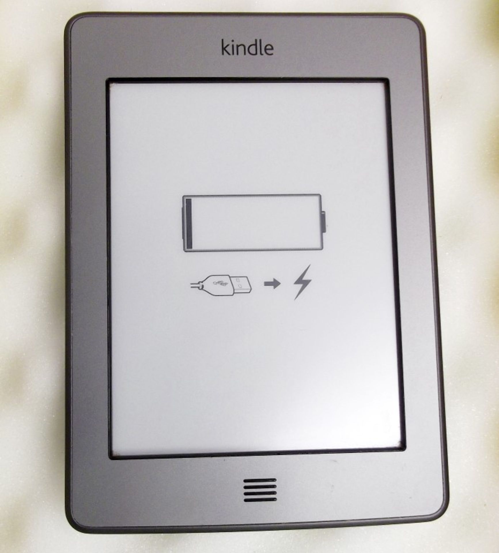 1 x Amazon Kindle Touch, With Audio and Wi-Fi, 6" E Ink Touch Screen Display - Simple-to-use - - Image 2 of 6