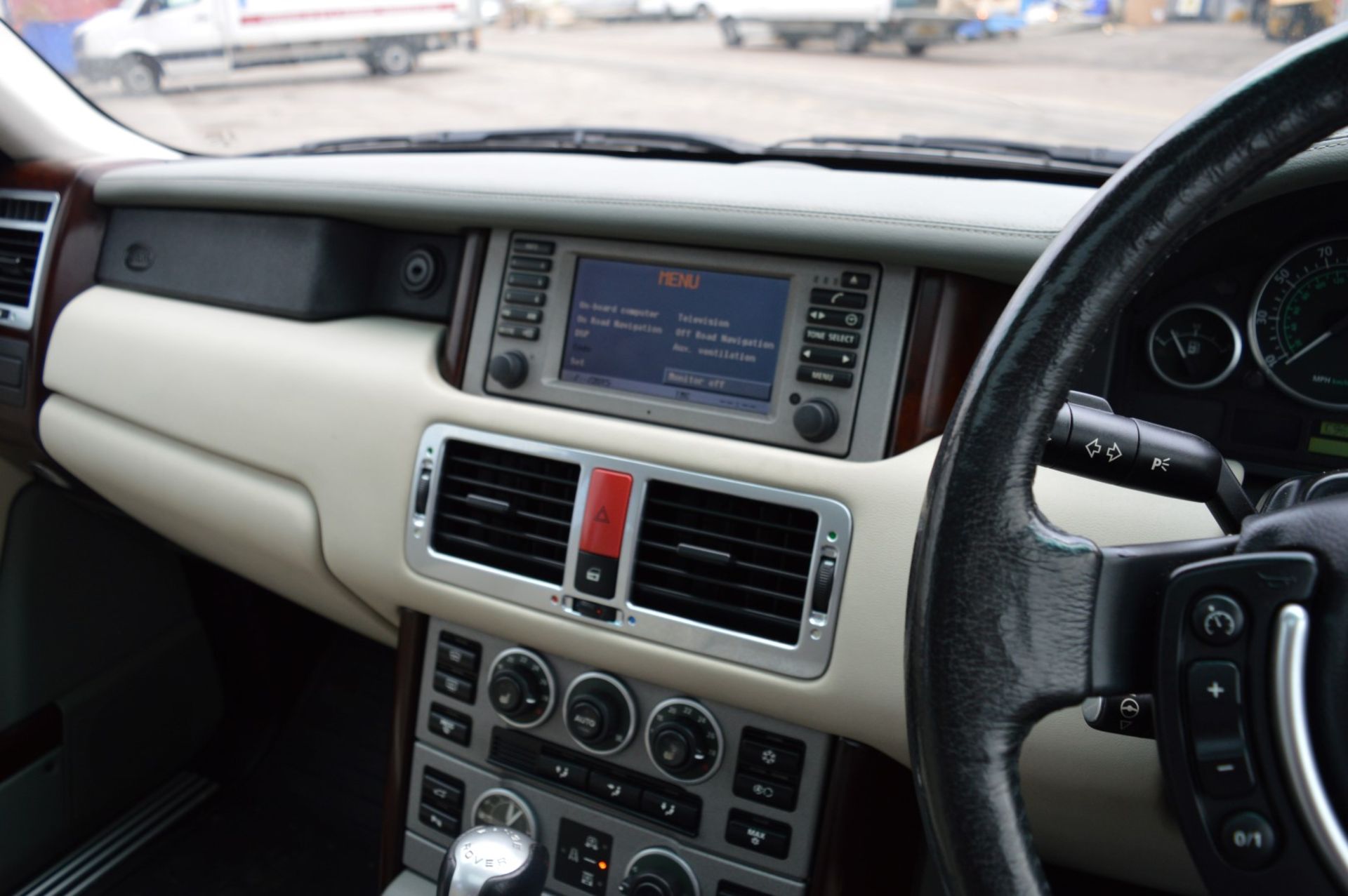 1 x Range Rover Vogue V8 4.4 Automatic - Black, Leather Interior, Petrol, Television, Premium - Image 40 of 63
