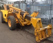 1 x JCB 530-120 Telescopic Handler With Forks - 1407 Hours - CL057 - Location: Welwyn,
