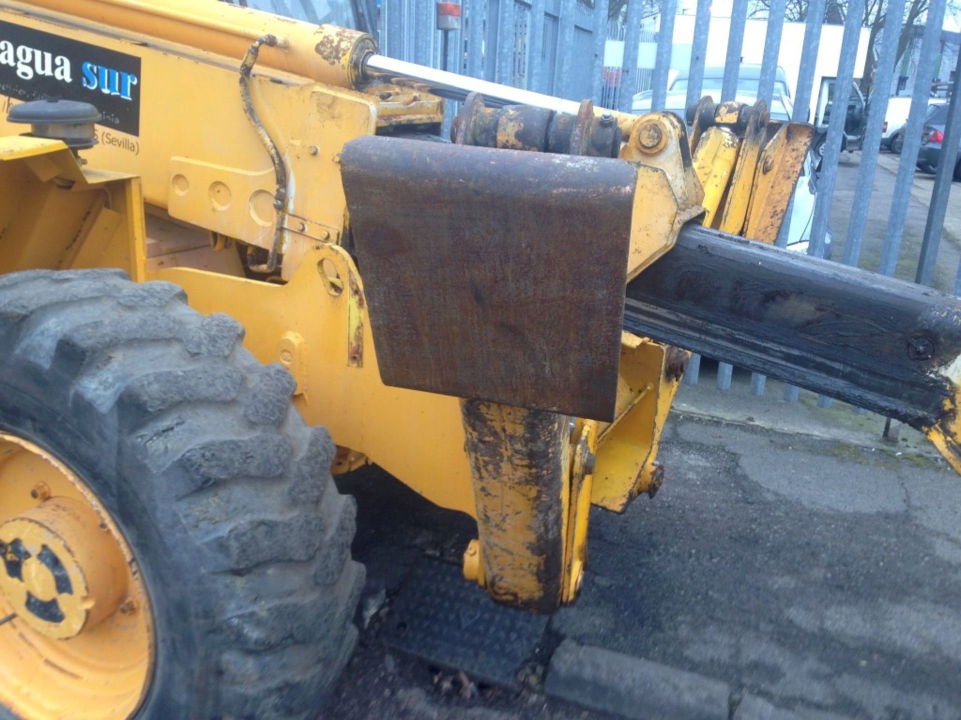 1 x JCB 530-120 Telescopic Handler With Forks - 1407 Hours - CL057 - Location: Welwyn, - Image 8 of 26