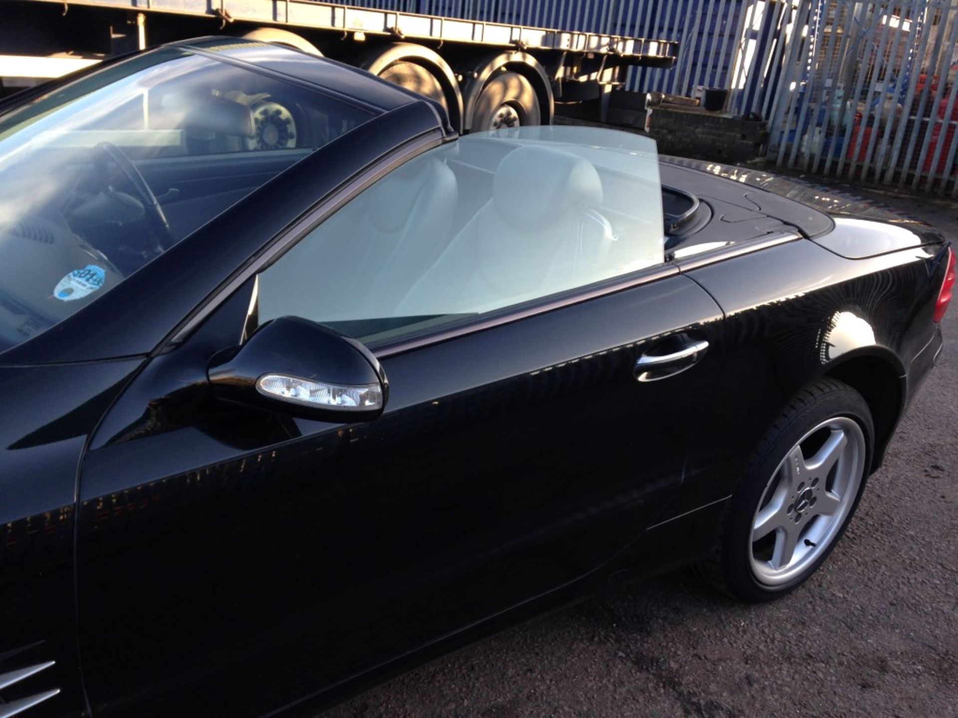 1 x Mercedes SL500 Automatic 5.0 Convertible - Petrol - Year 2002 - 94,500 Miles - Long MOT Expiry - Image 26 of 48