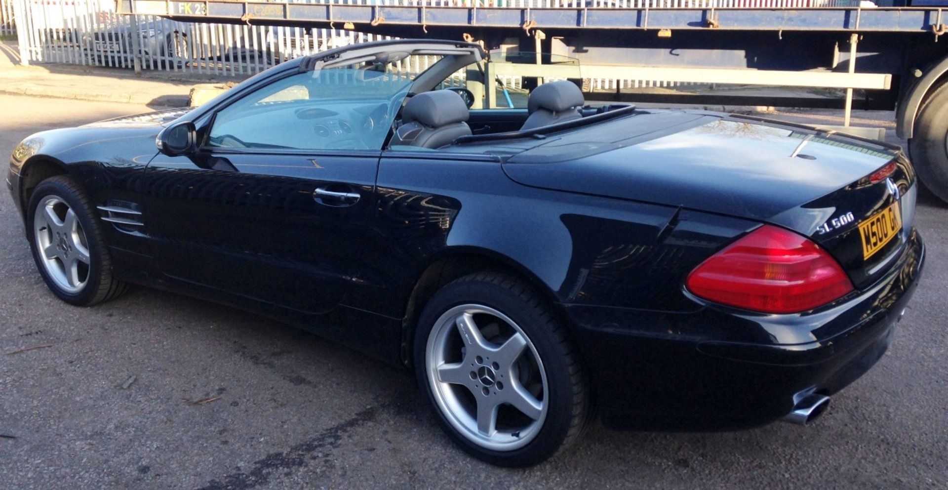 1 x Mercedes SL500 Automatic 5.0 Convertible - Petrol - Year 2002 - 94,500 Miles - Long MOT Expiry - Image 18 of 48