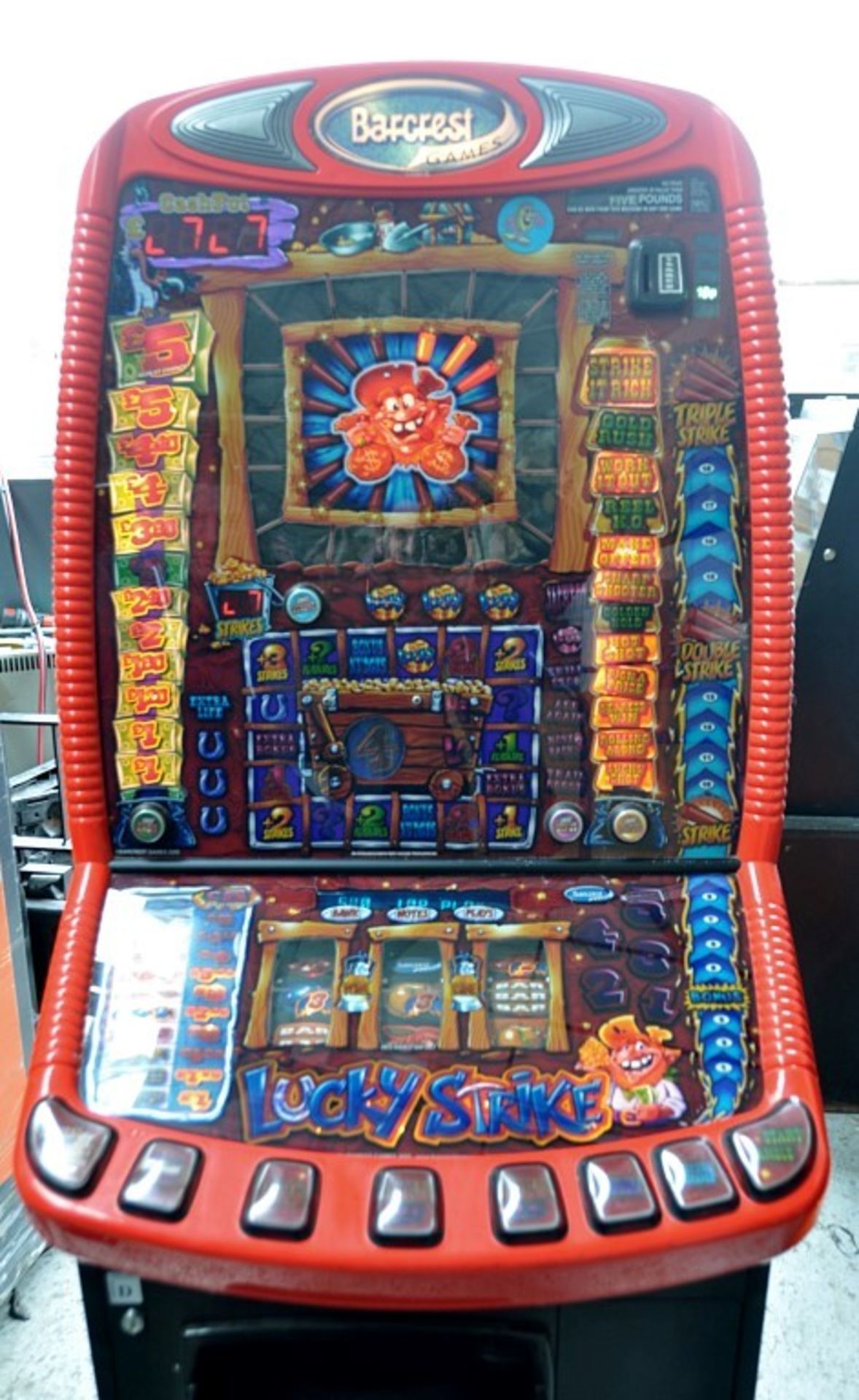1 x "LUCKY STRIKE" Arcade Fruit Machine - Manufacturer: Barcrest (2005) - Pre-Owned In Good - Image 12 of 14