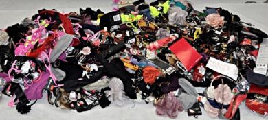 **Must See** Approx 250 x Items Of Assorted Womens Clothing & Fashion Accessories – Box1078 – Inc