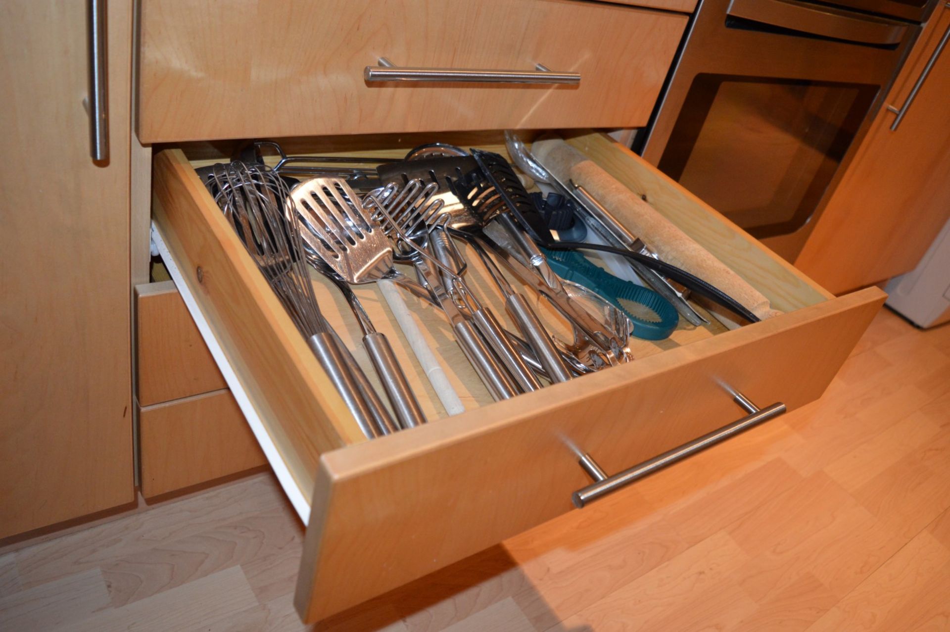 1 x Manor Cabinet Company Fitted Kitchen - Contemporary Beech Finish With Black Worktops and - Image 44 of 47