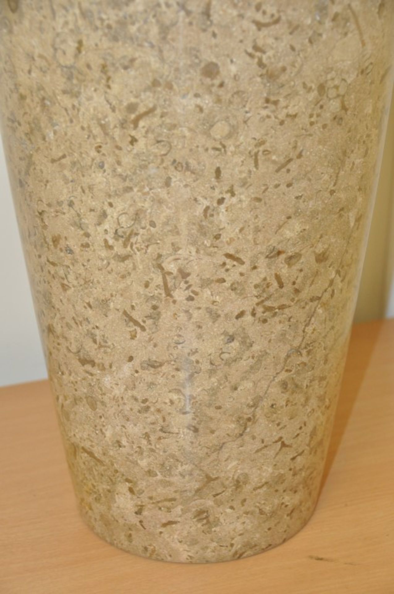 1 x Large Decorative Carved Natural Fossil Stone Vase - Gorgeous Glossy Marbled Finish - 3FT - Image 4 of 6