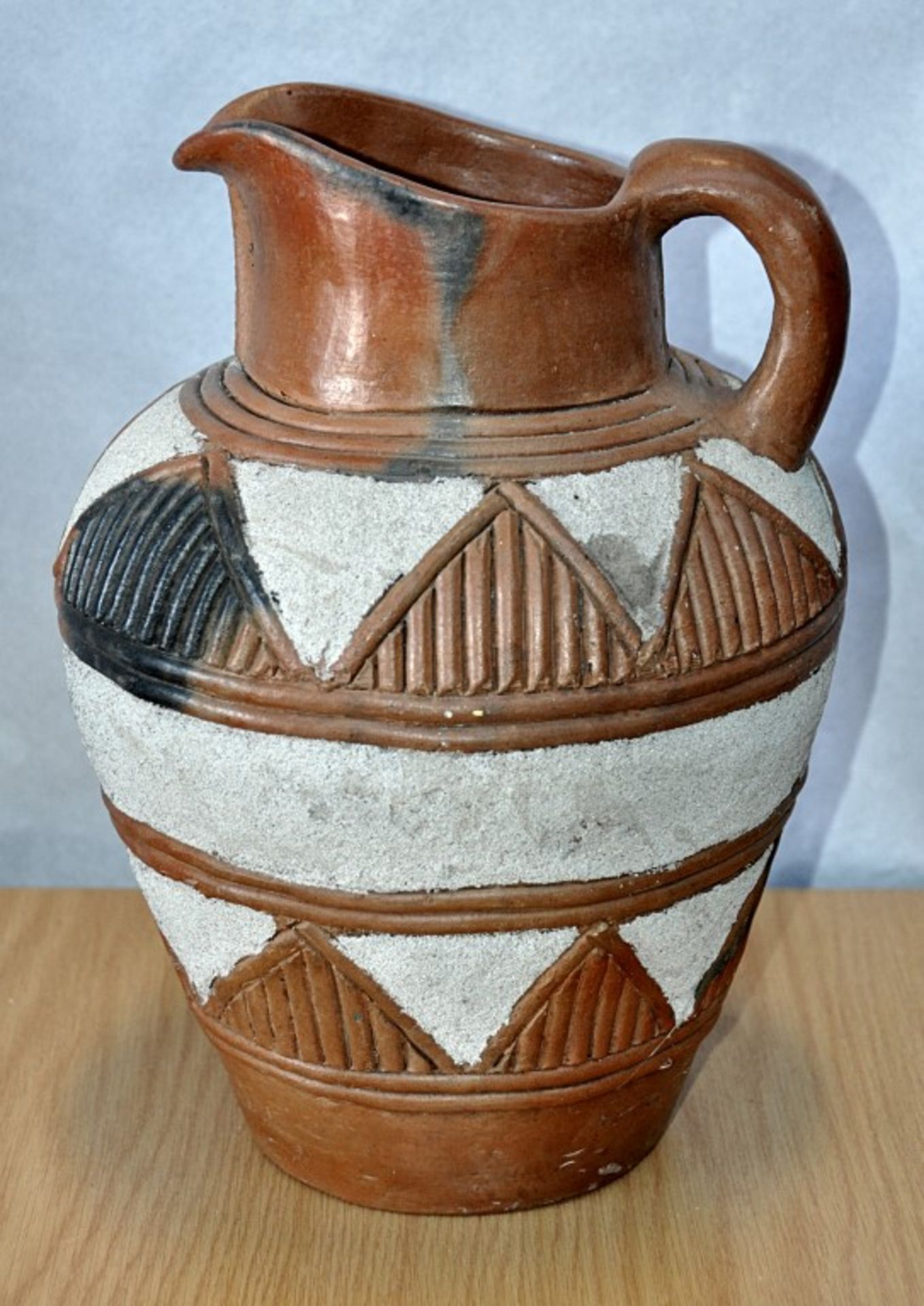 1 x Earthenware Ceramic Water Jug – Pre-owned, Great Condition With No Damage Or Major Wear - - Image 2 of 3