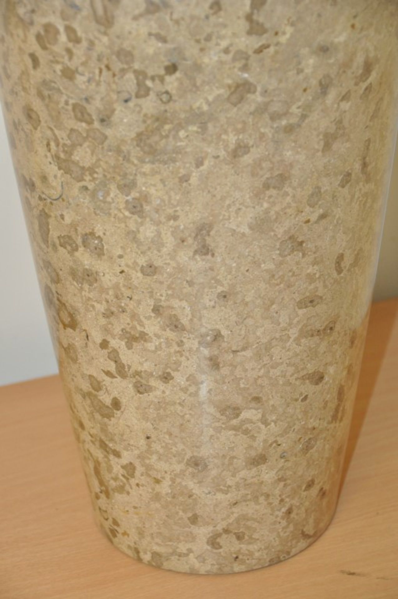 1 x Large Decorative Carved Natural Fossil Stone Vase - Gorgeous Glossy Marbled Finish - 3FT - Image 4 of 8