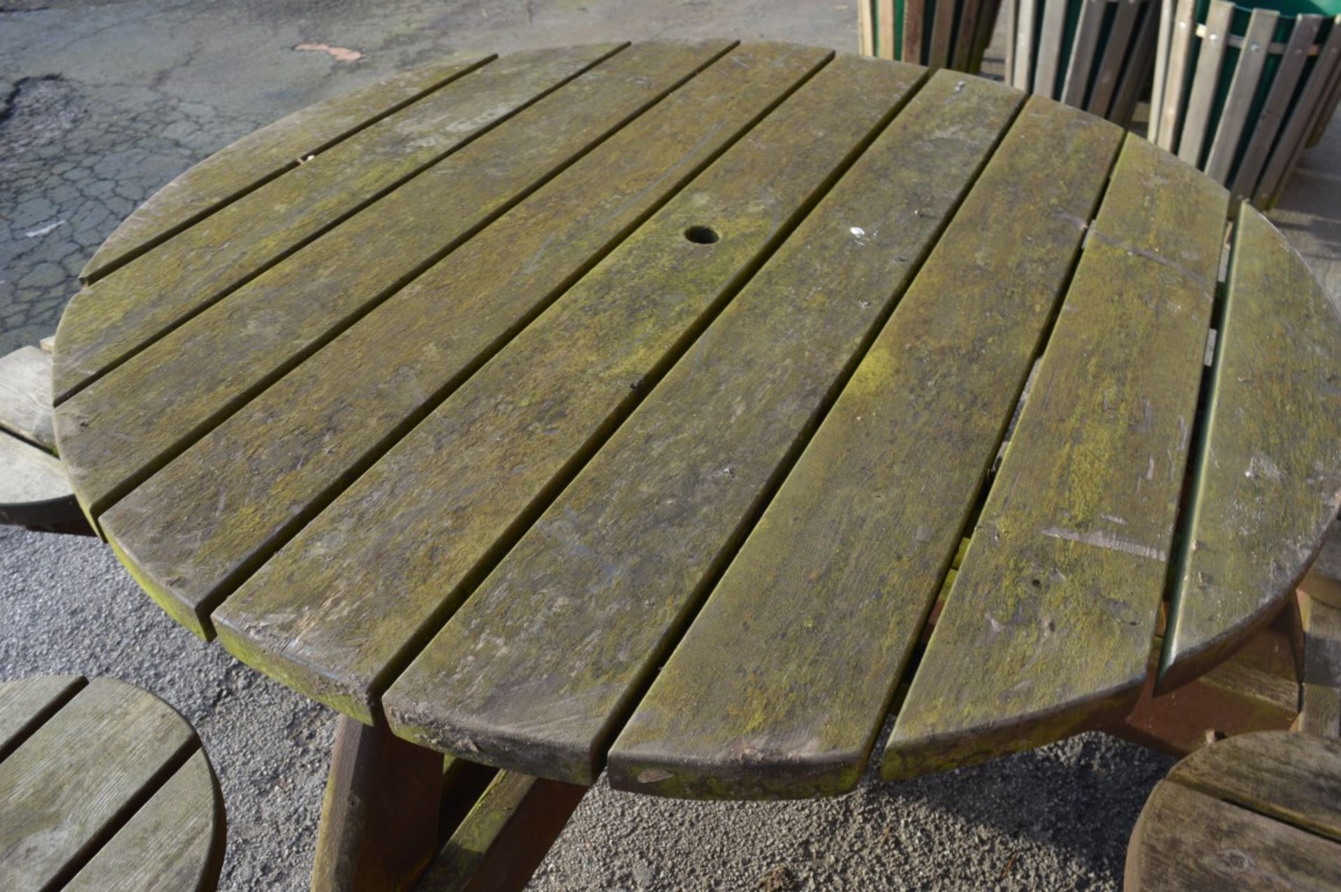 1 x Outdoor Picnic Pub Bench - Designed For 8 People To Be Sat Around a Circular Table - Ideal For - Image 4 of 4