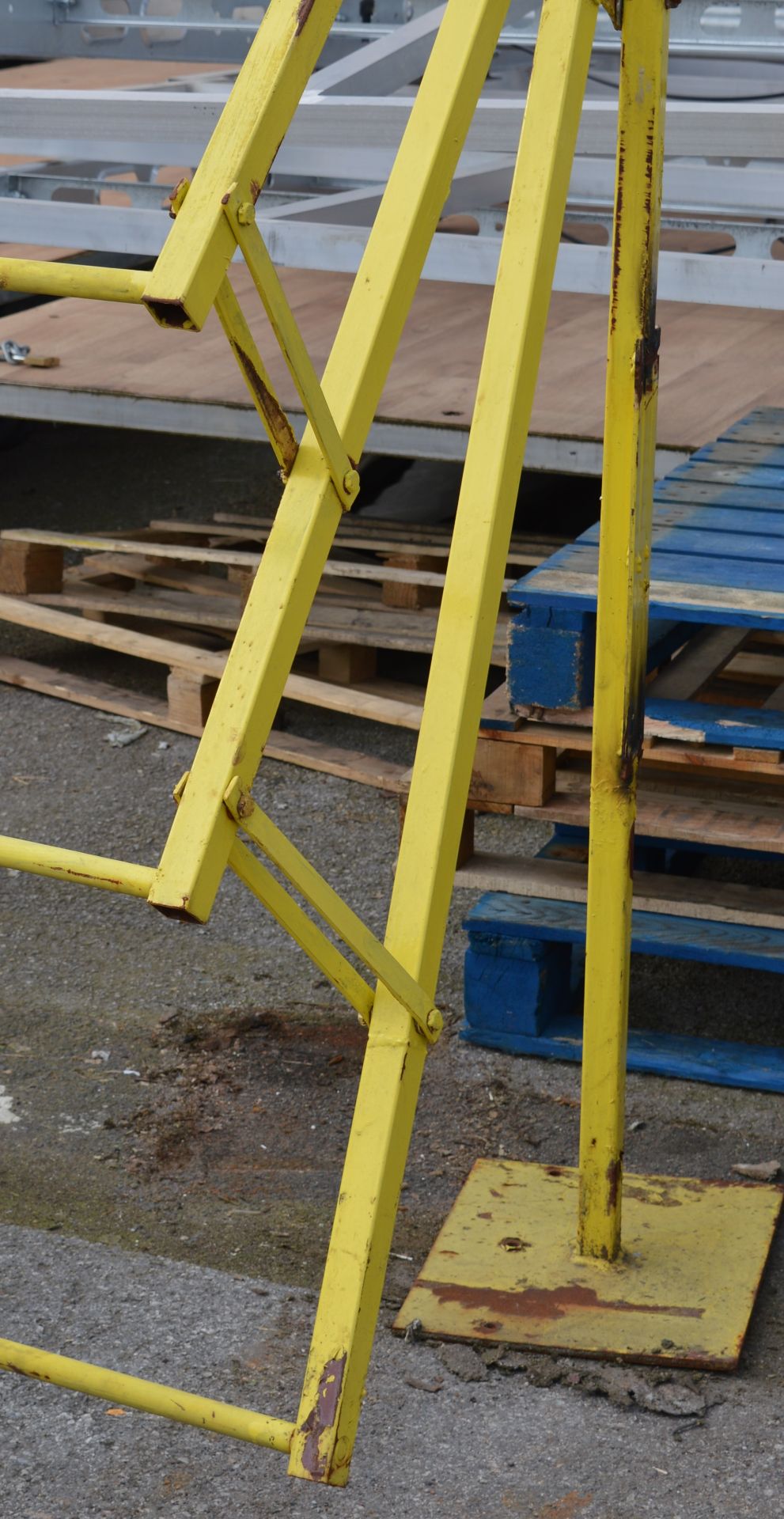1 x Mezzanine Floor Pallet Gate - Must Have Item For Health & Safety - CL011 - Approx Width 180cms - Image 3 of 4