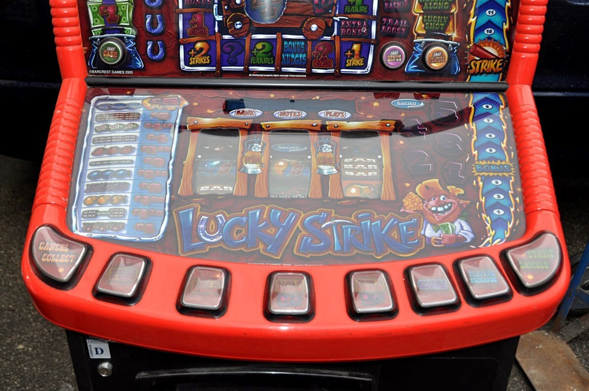 1 x "LUCKY STRIKE" Arcade Fruit Machine - Manufacturer: Barcrest (2005) - Pre-Owned In Good - Image 3 of 14