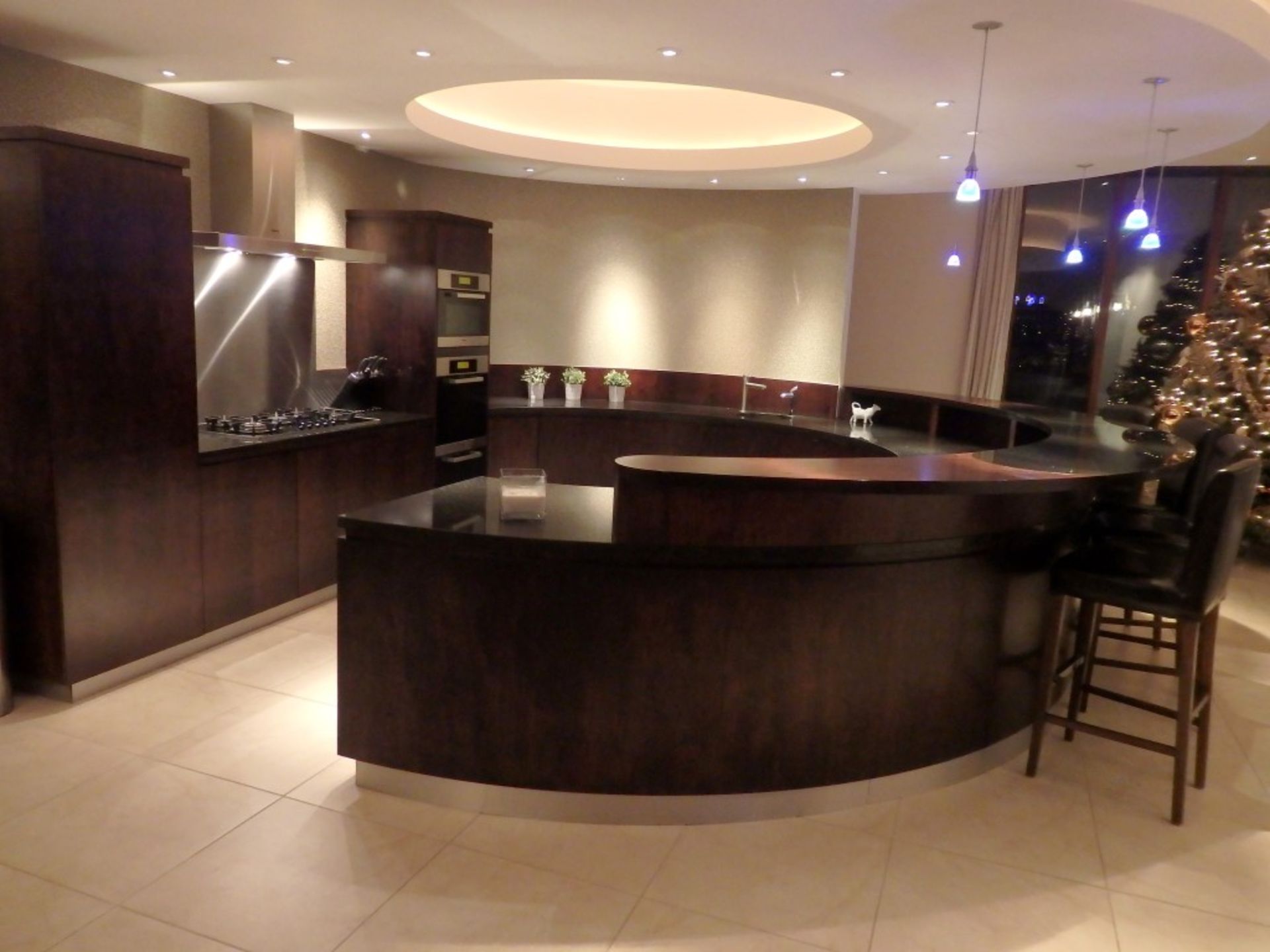 1 x Bespoke American Walnut Curved Kitchen With Miele & Liebherr Appliances - Solid Walnut - Image 27 of 31