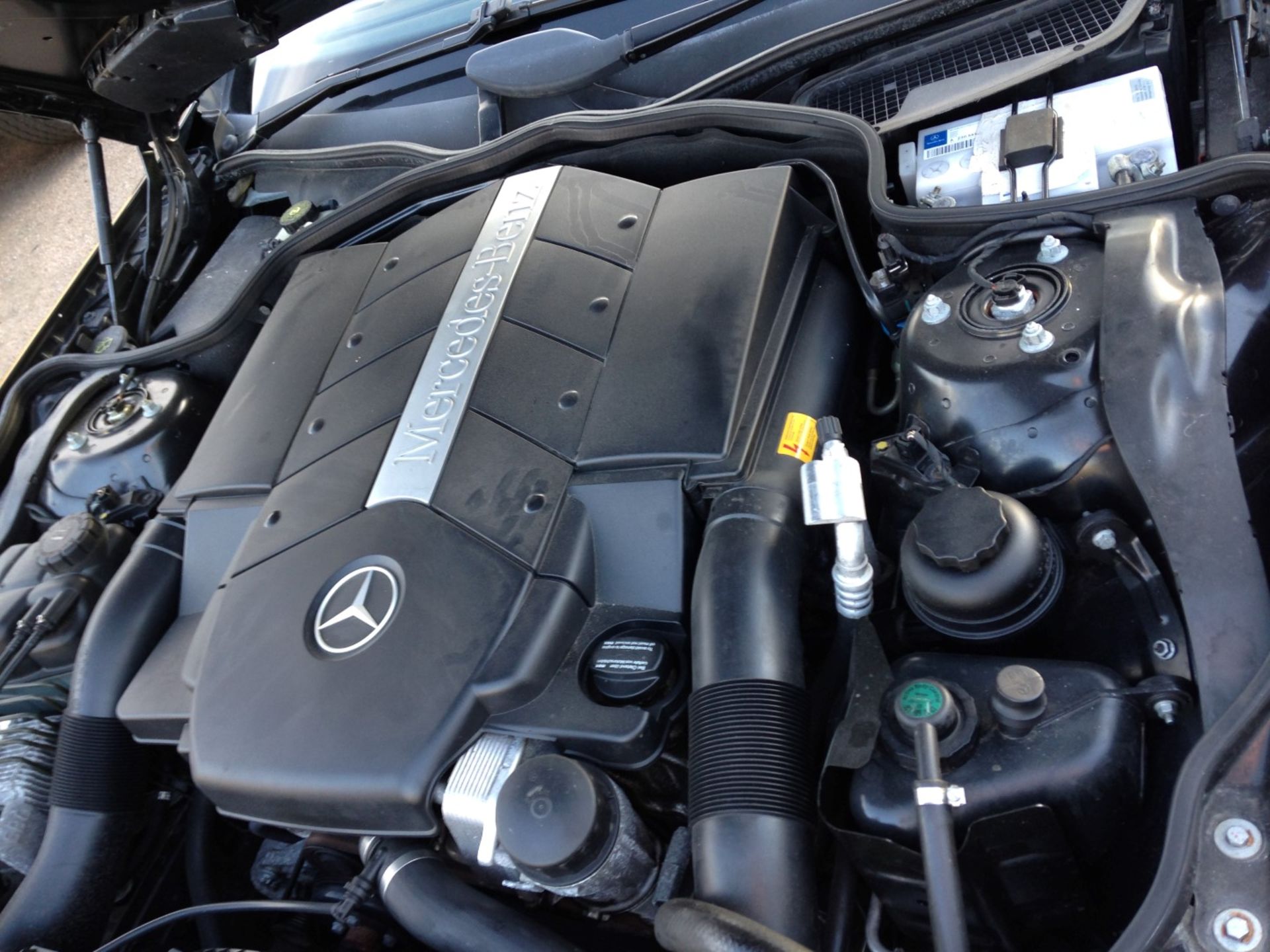 1 x Mercedes SL500 Automatic 5.0 Convertible - Petrol - Year 2002 - 94,500 Miles - Long MOT Expiry - Image 37 of 40