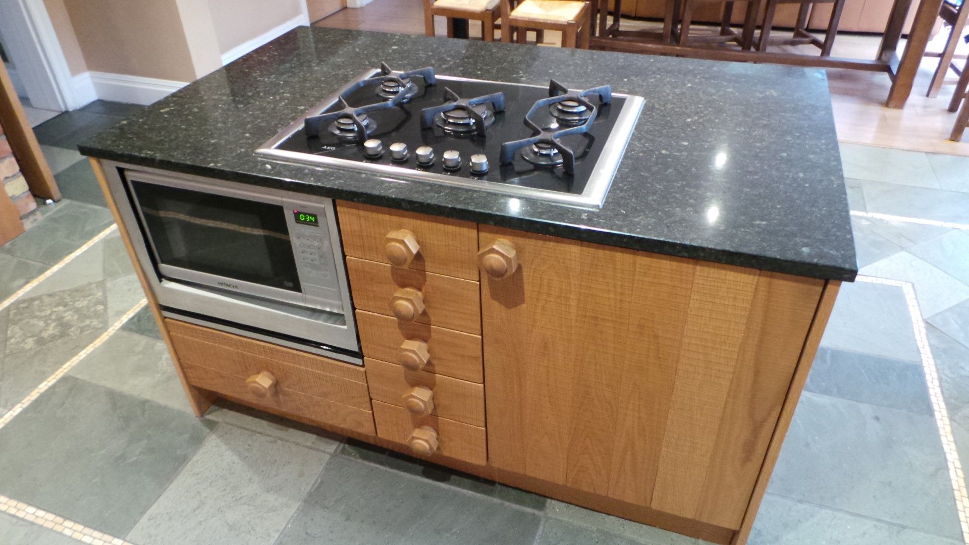 1 x Beautifully Crafted Bespoke Johnson & Johnson Fitted Kitchen - Rustic Solid Oak Doors, Modern - Image 14 of 86