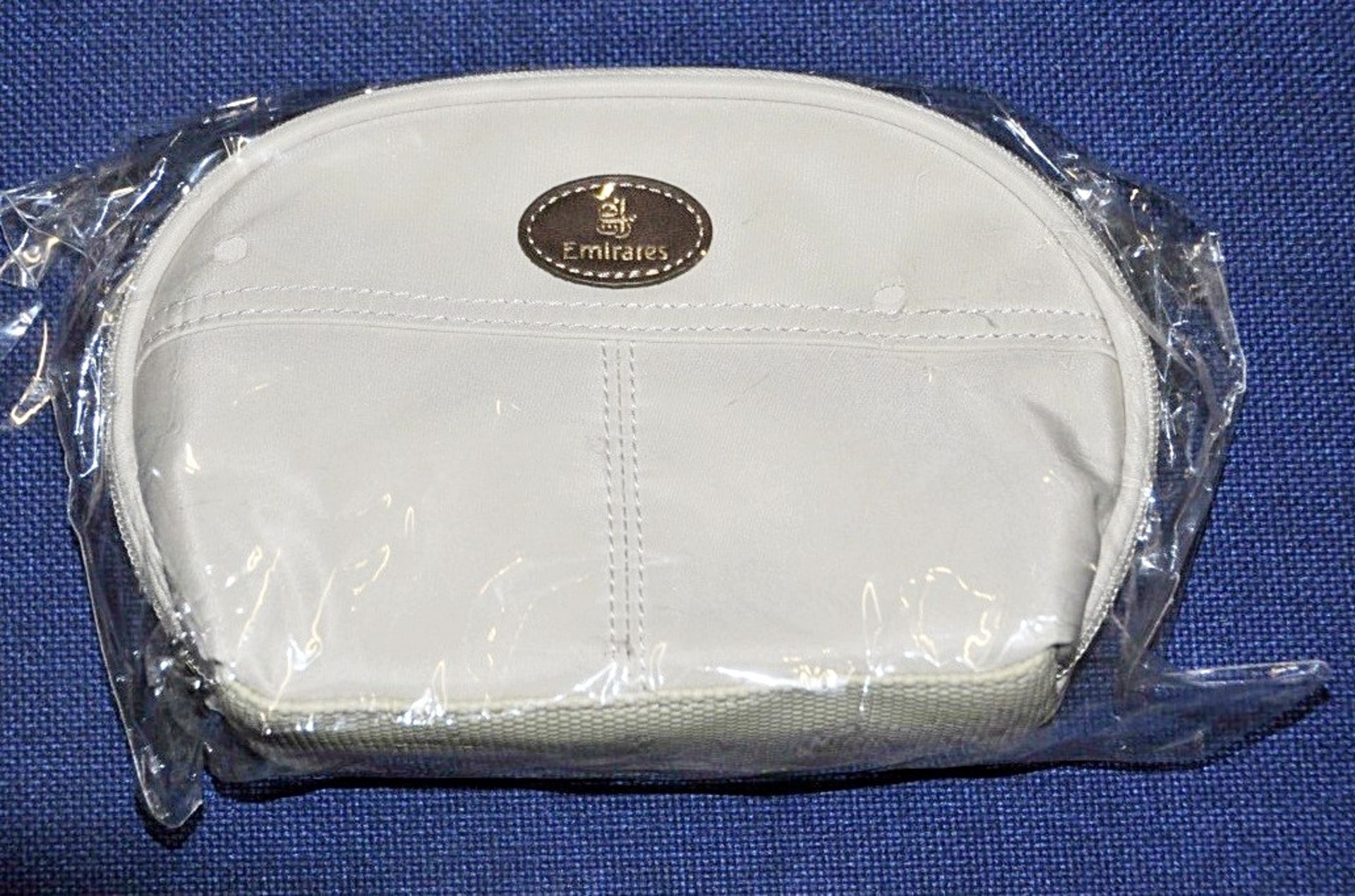 25 x Emirates Amenity / Toiletry Bags - CL008 – Filled / Unused Stock - Most Contain Mirrors &/or