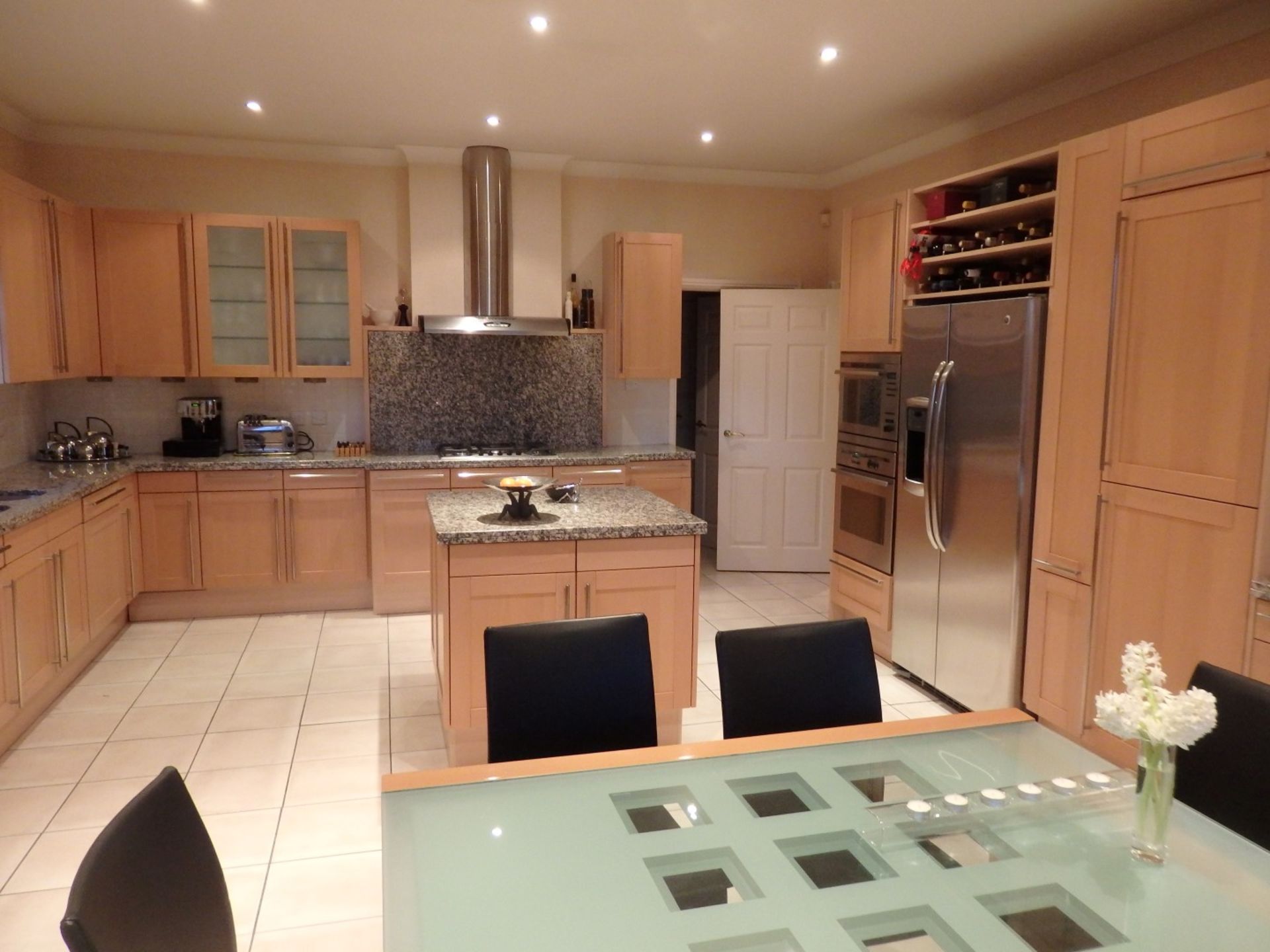 1 x Siematic Fitted Kitchen With Beech Shaker Style Doors, Granite Worktops, Central Island and - Image 6 of 148