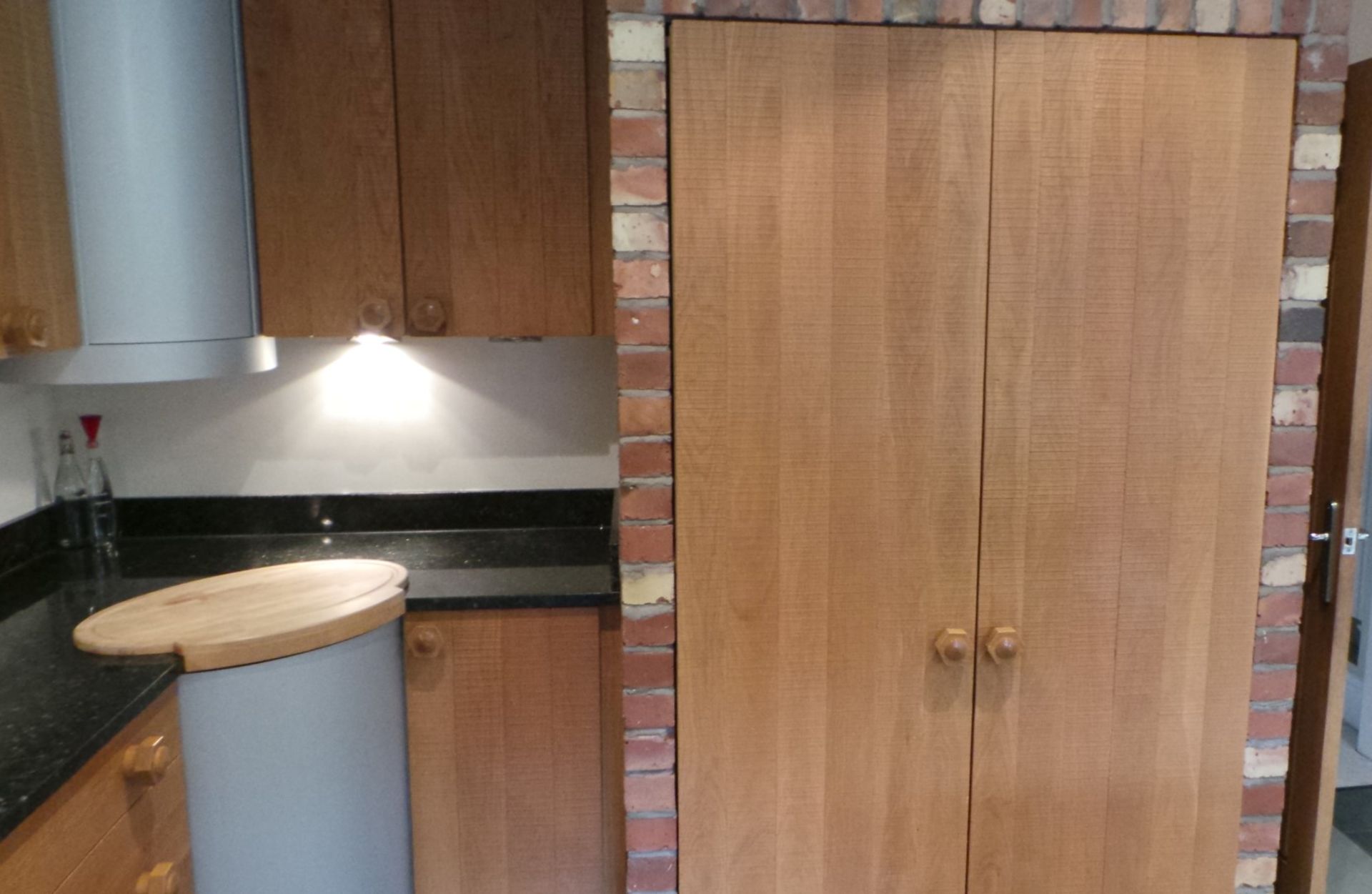 1 x Beautifully Crafted Bespoke Johnson & Johnson Fitted Kitchen - Rustic Solid Oak Doors, Modern - Image 76 of 86