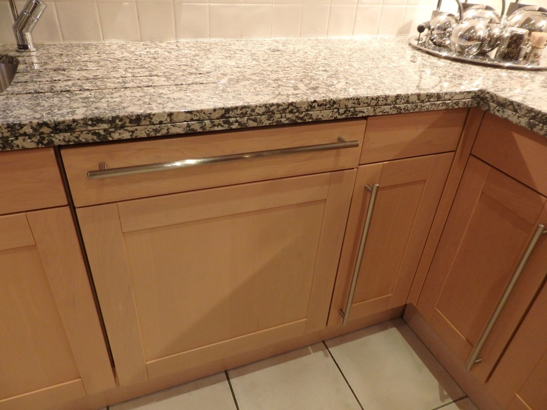 1 x Siematic Fitted Kitchen With Beech Shaker Style Doors, Granite Worktops, Central Island and - Image 45 of 148