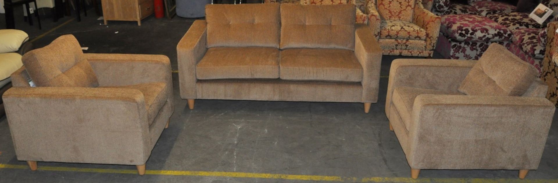 1 x Beautifully Presented Modern 3 Seater Sofa & 2 Chair Suite – Compact Design – Ex Display –