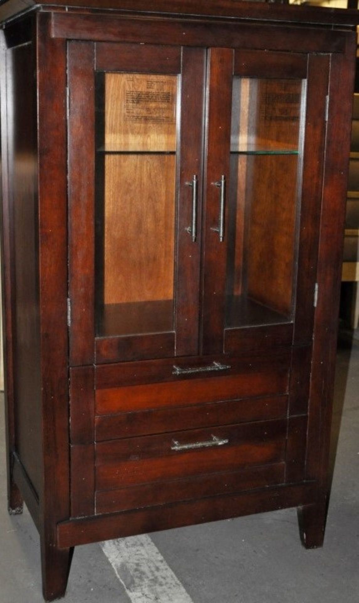 1 x Henley Traditional Red Mahogany Drinks Cabinet by Bentley Designs – Comes with Drawers & Glass