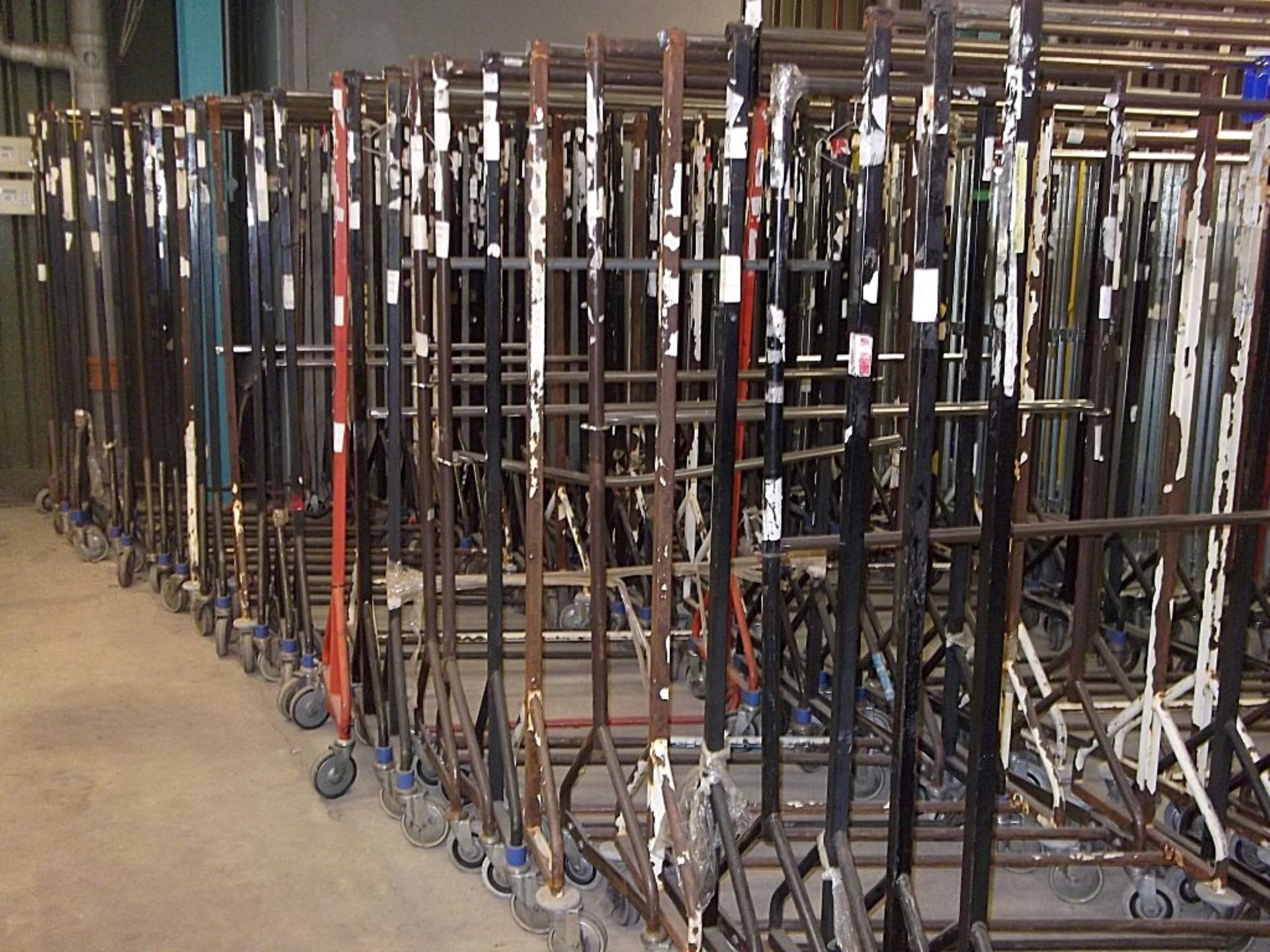 10 x Z-Style, 1-Tier Heavy Duty Clothes Rails -  Pre-owned, In Good Working Condition – Various - Image 5 of 5