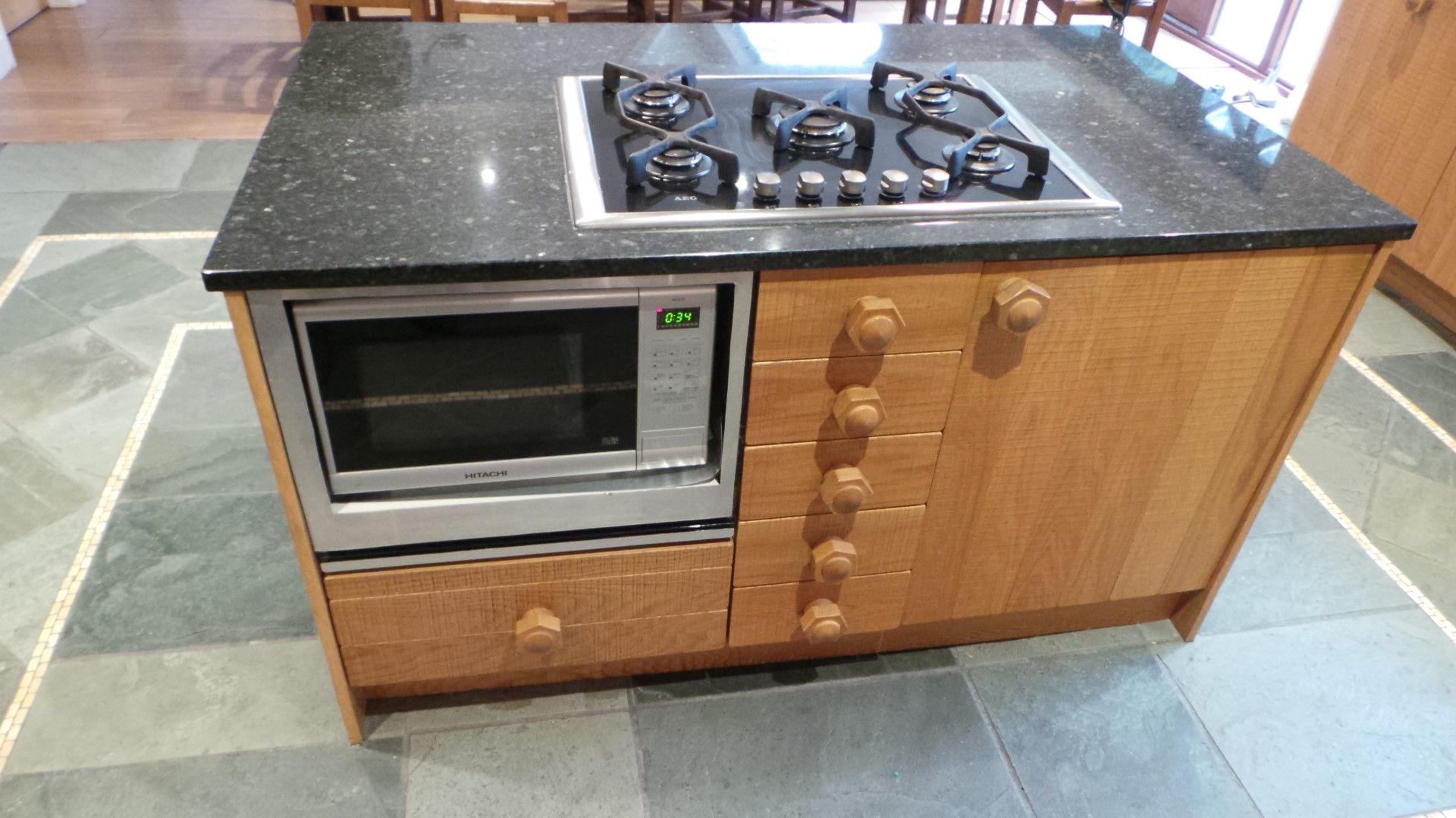 1 x Beautifully Crafted Bespoke Johnson & Johnson Fitted Kitchen - Rustic Solid Oak Doors, Modern - Image 15 of 86