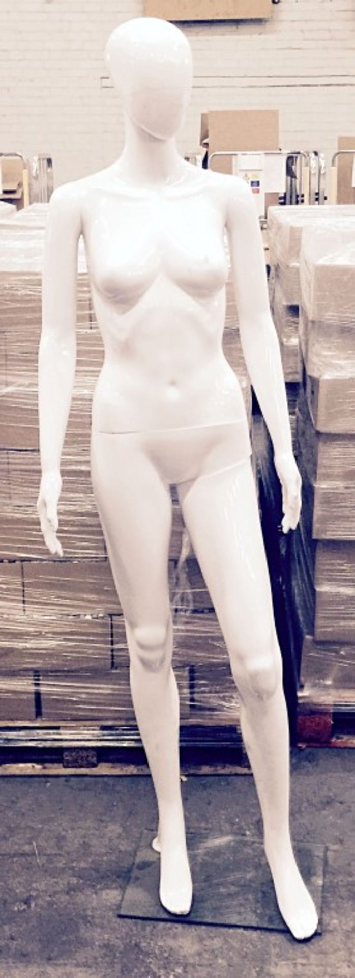 1 x Female Full Body Mannequin – Life Size Faceless Adult Form With Adjustable Head and Arms – White - Image 4 of 4