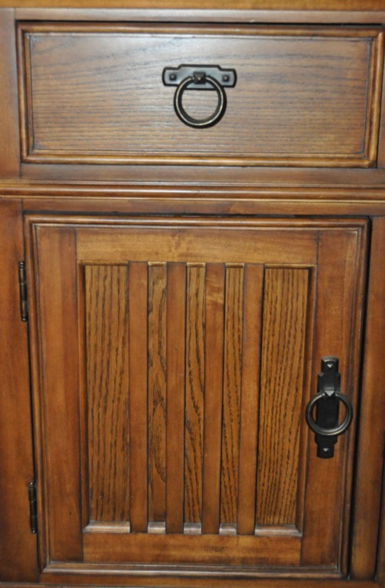 1 x Traditional Dark Oak 2 Door & 5 Drawer Sideboard – Ex Display – Dimensions : 152x44x84cm – CH201 - Image 4 of 7