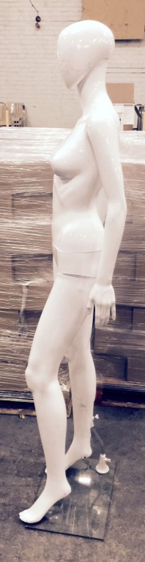 1 x Female Full Body Mannequin – Life Size Faceless Adult Form With Adjustable Head and Arms – White - Image 2 of 4