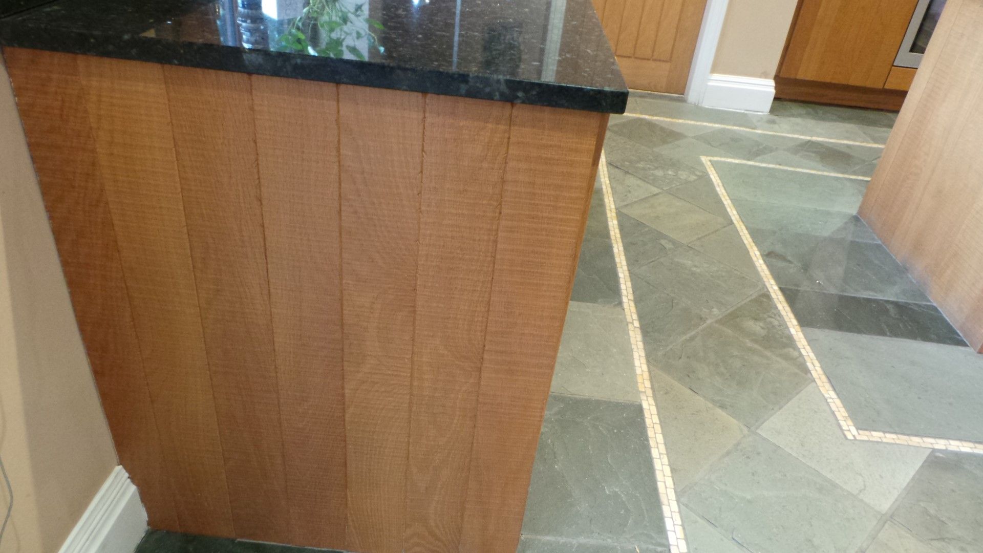 1 x Beautifully Crafted Bespoke Johnson & Johnson Fitted Kitchen - Rustic Solid Oak Doors, Modern - Image 18 of 86
