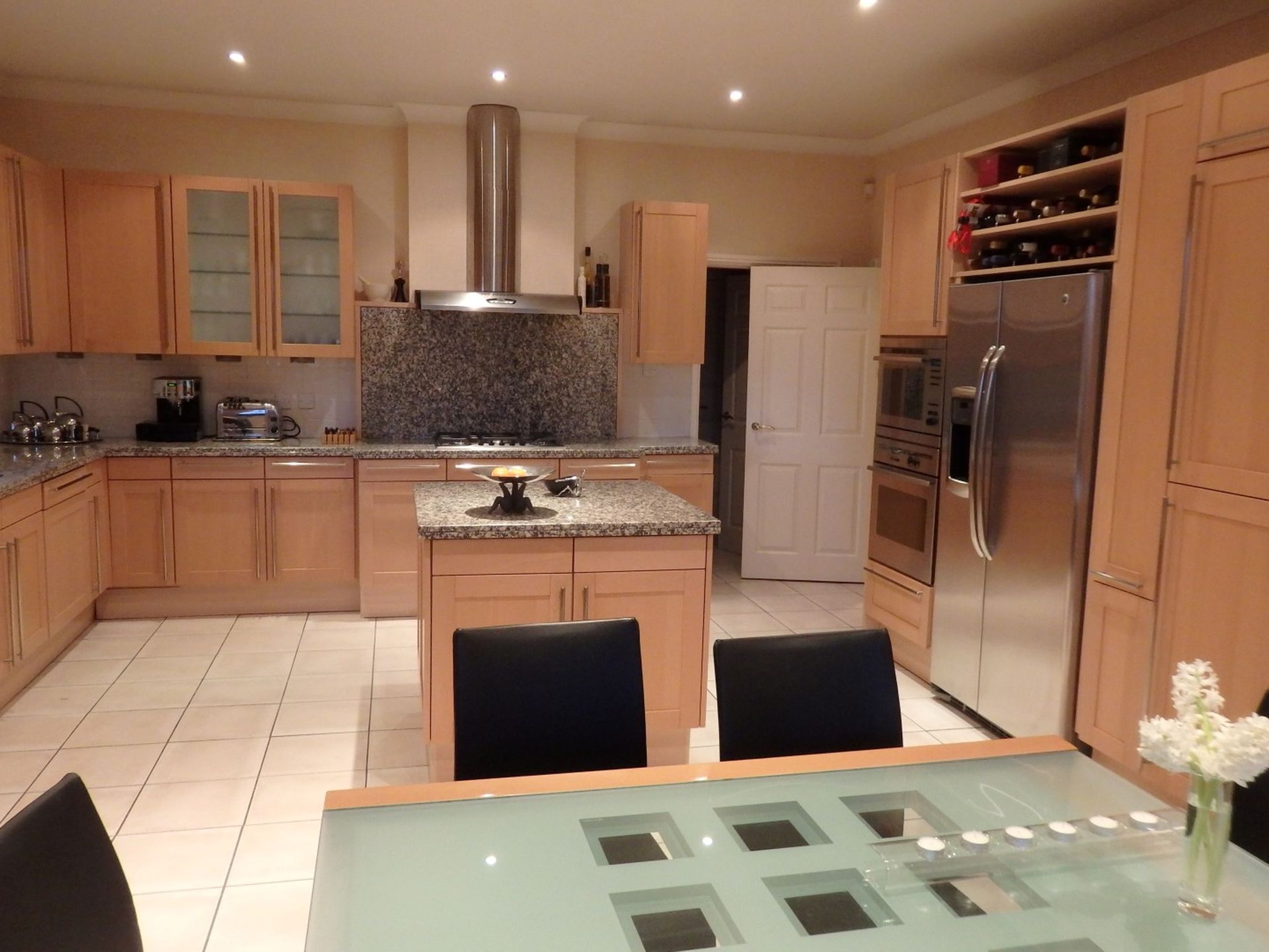 1 x Siematic Fitted Kitchen With Beech Shaker Style Doors, Granite Worktops, Central Island and - Image 9 of 148