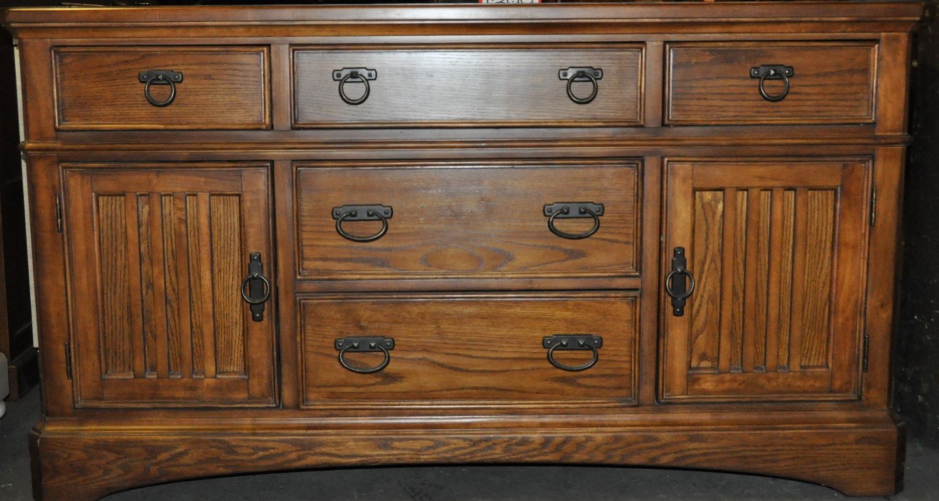 1 x Traditional Dark Oak 2 Door & 5 Drawer Sideboard – Ex Display – Dimensions : 152x44x84cm – CH201 - Image 3 of 7