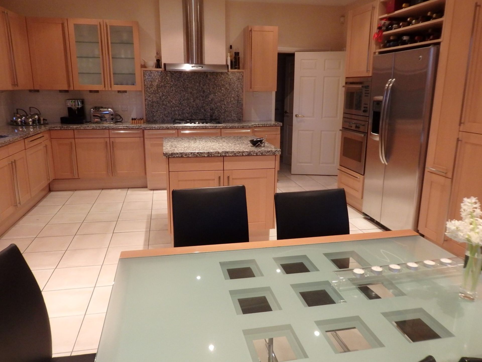 1 x Siematic Fitted Kitchen With Beech Shaker Style Doors, Granite Worktops, Central Island and - Image 10 of 148