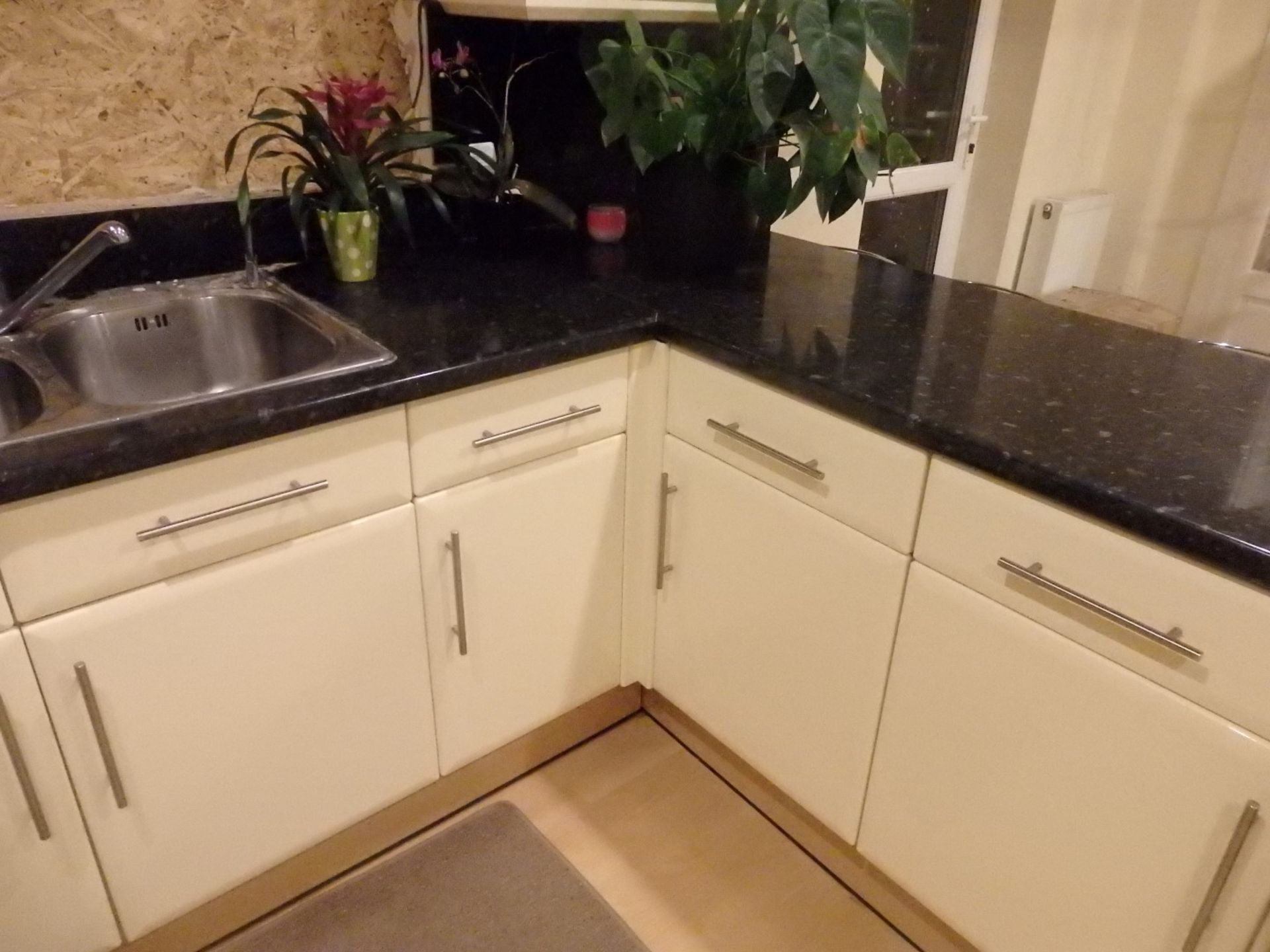 1 x Hygena Fitted Kitchen - Cream Gloss Doors With T Bar Handles - Black Granite Worktops - Bosch - Image 14 of 77