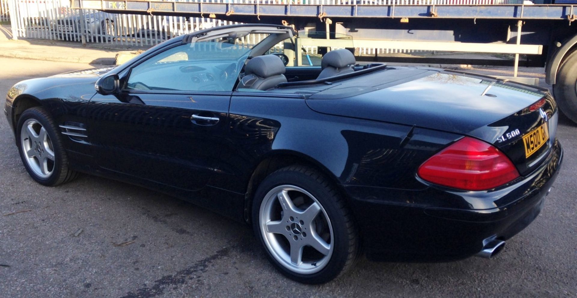 1 x Mercedes SL500 Automatic 5.0 Convertible - Petrol - Year 2002 - 94,500 Miles - Long MOT Expiry - Image 17 of 31