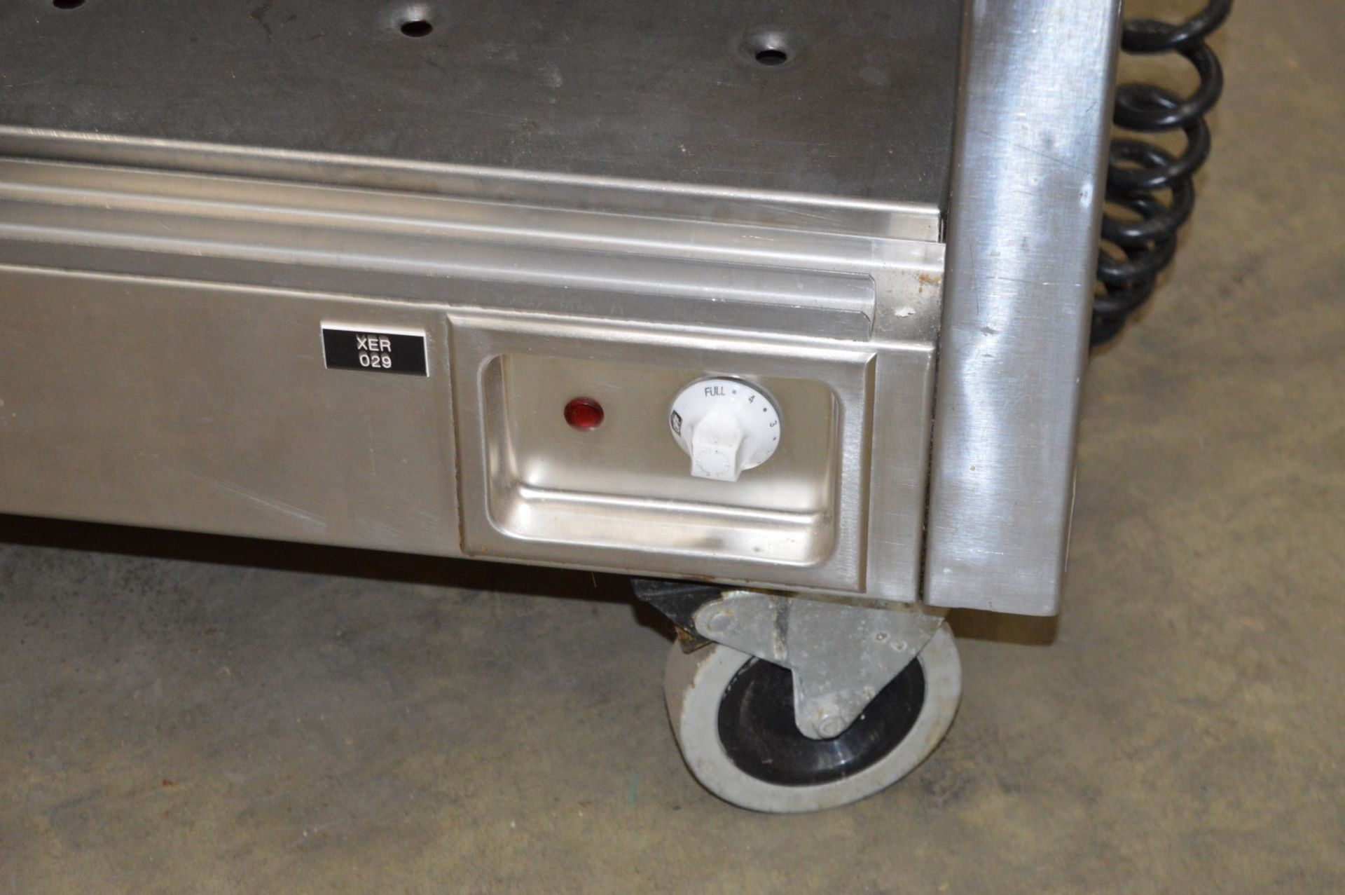 1 x Commercial Catering Storage / Food Warmer Cabinet on Castor Wheels - CL057 - H85 x W90 x D65 cms - Image 3 of 6