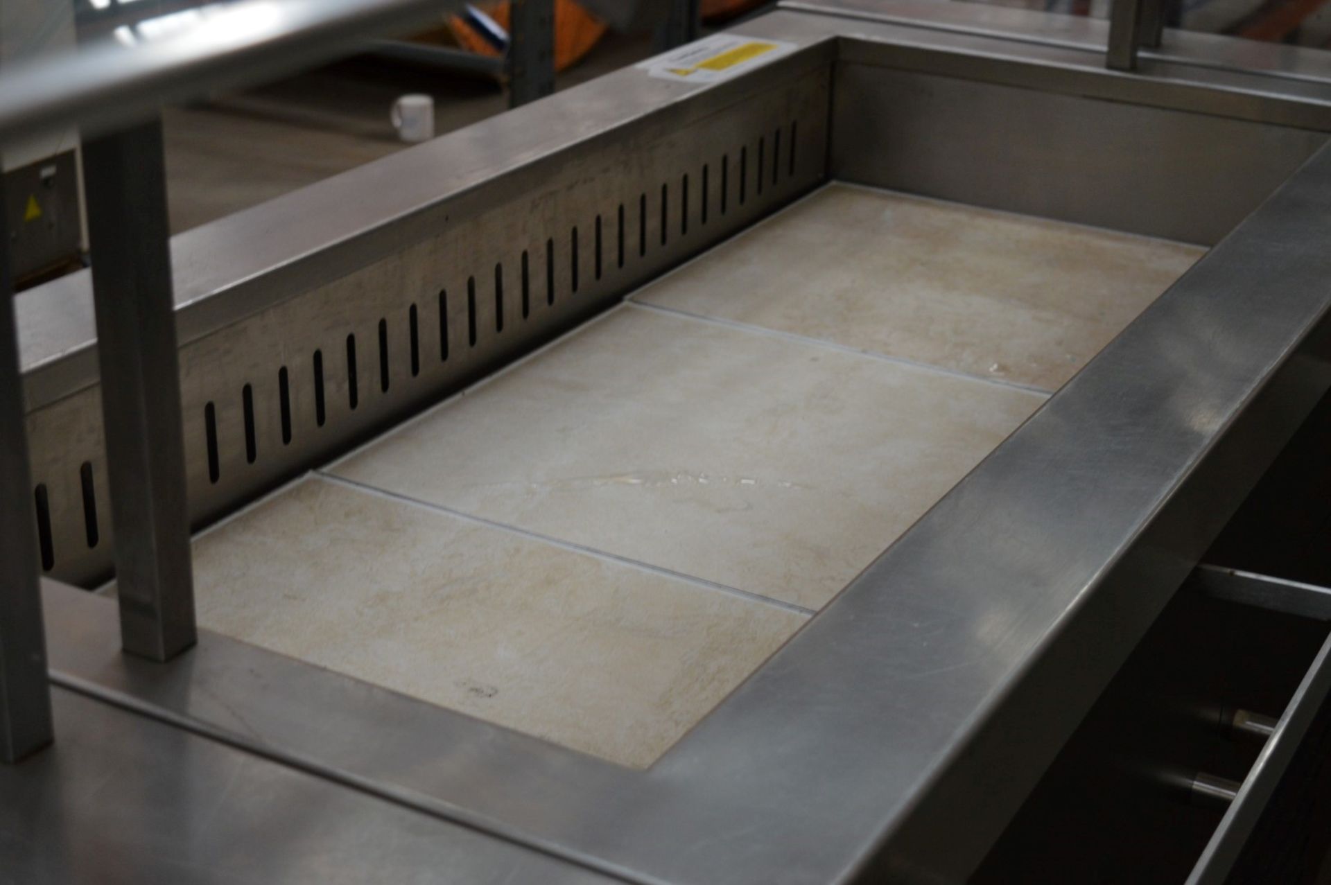 1 x Heated Well Bain Marie Serving Counter - On Castors For Maneuverability - Ideal For Pub Carvery, - Image 5 of 7