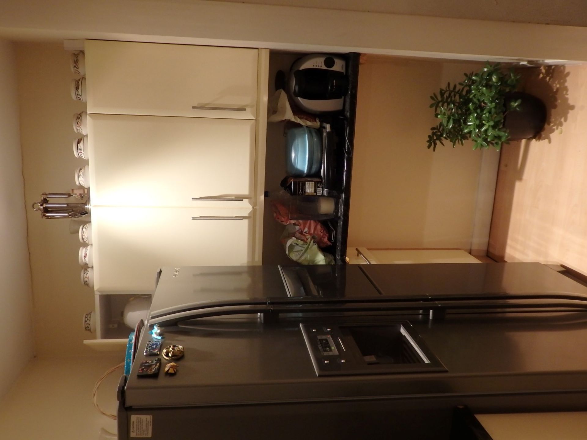 1 x Hygena Fitted Kitchen - Cream Gloss Doors With T Bar Handles - Black Granite Worktops - Bosch - Image 76 of 77