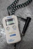 1 x Hanna Waterproof Thermometer with Direct K-type Probe - Model HI-935007 - CL057 - Ref WEL107 -