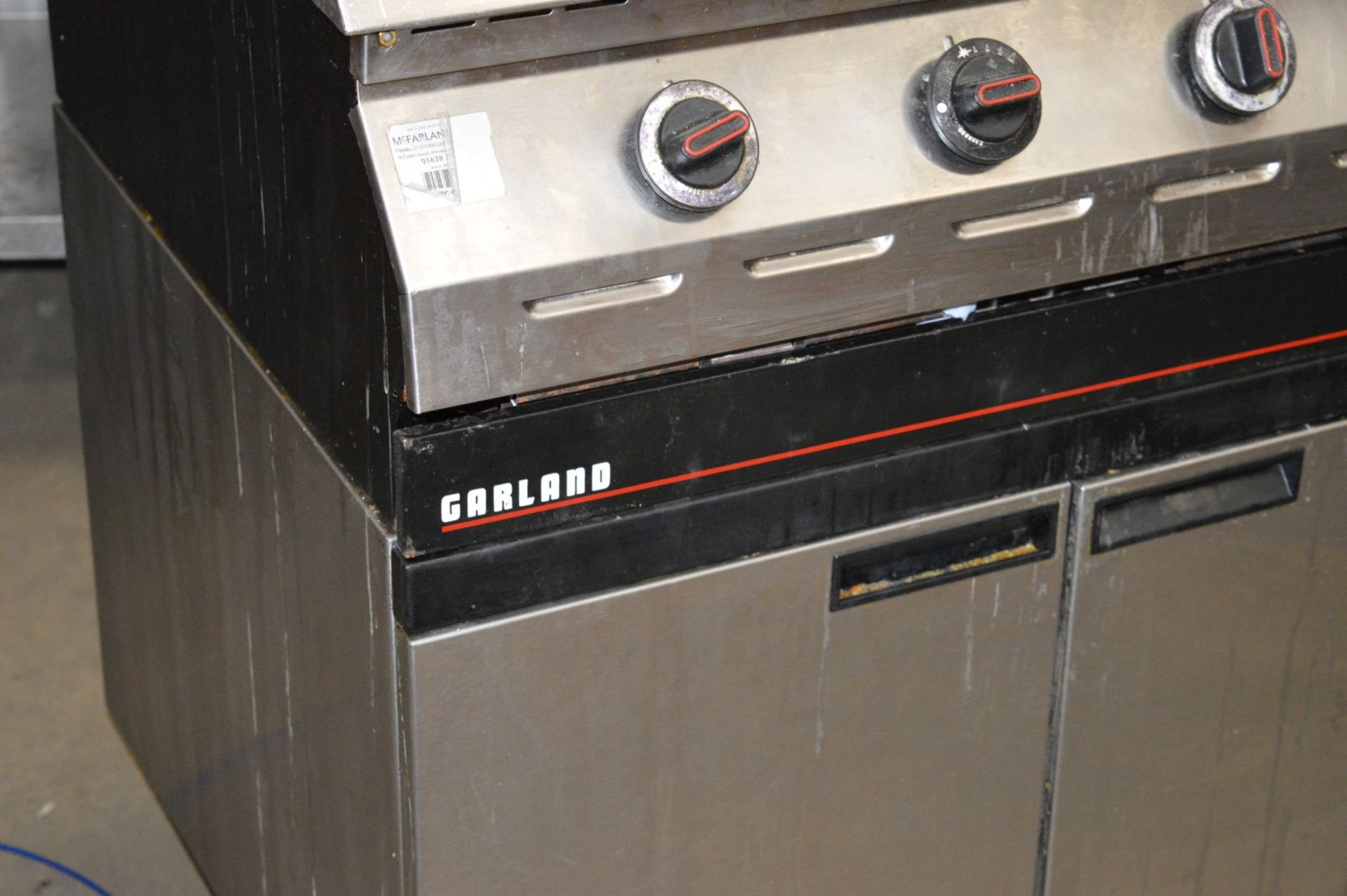 1 x Garland Commercial Range Cooker - Four Gas Burners - On Castors - Suitable For Professional - Image 4 of 8