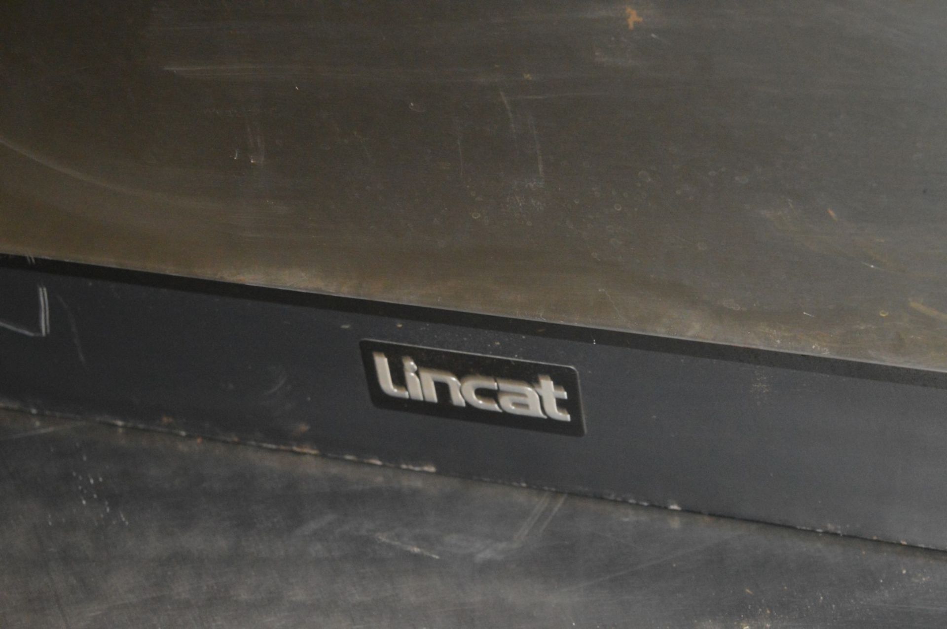 1 x Lincat Upright Heated Display Cabinet Suitable For Hot Pies or Pastries - Model UM50D - 240v - - Image 3 of 6