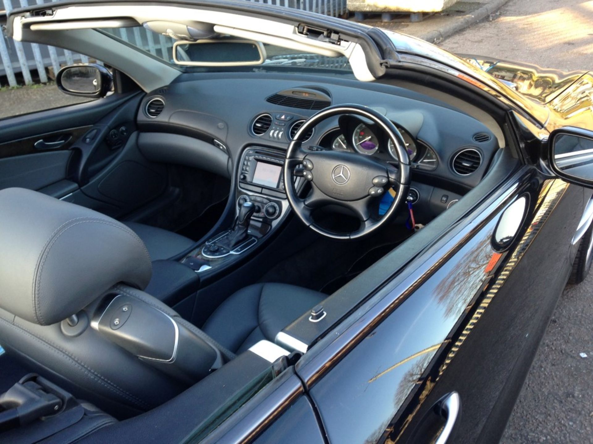 1 x Mercedes SL500 Automatic 5.0 Convertible - Petrol - Year 2002 - 94,500 Miles - Long MOT Expiry - Image 26 of 31